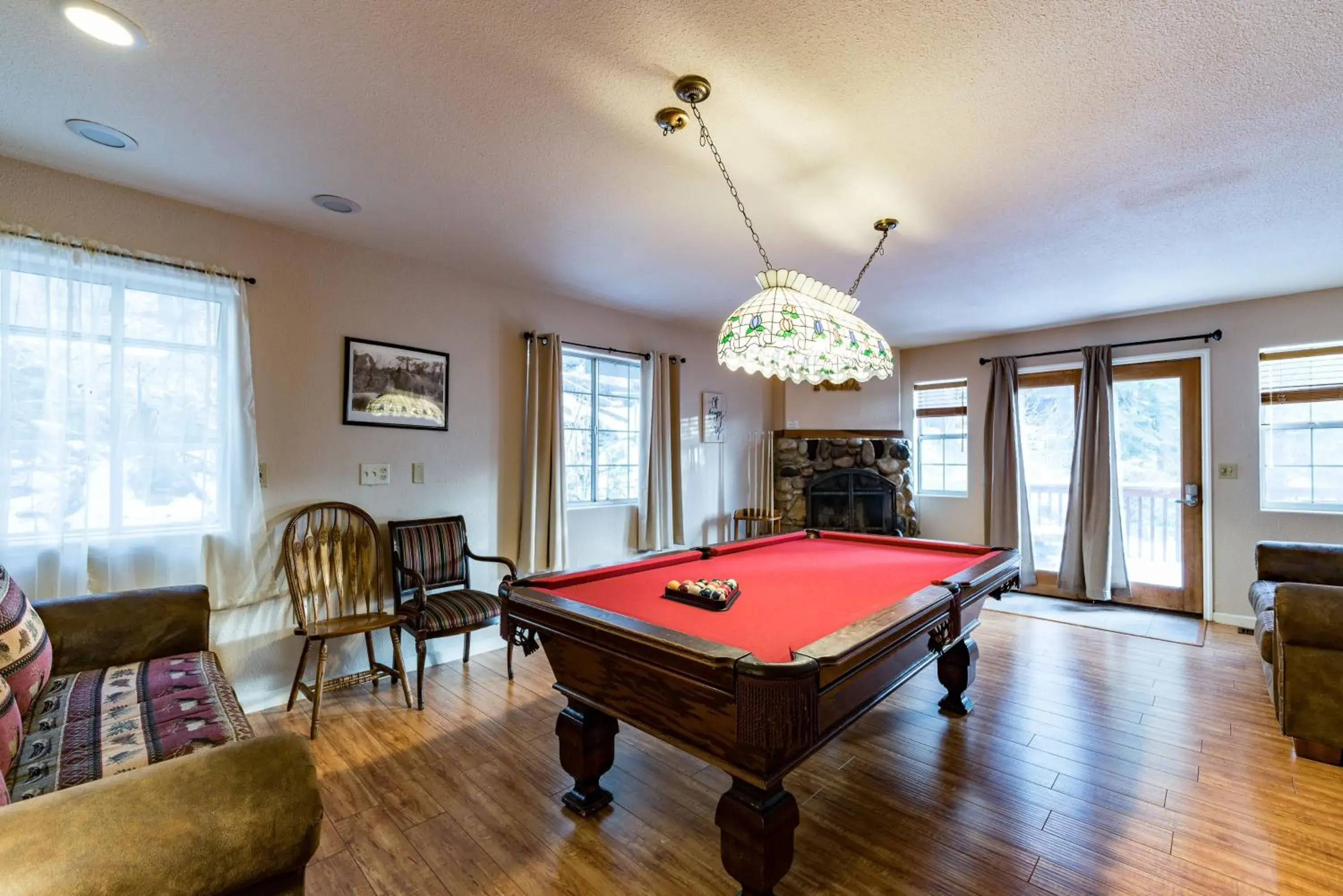 Three-Bedroom Townhouse in Inside Yosemite Winter Wonderland Three-Bedroom Townhouse in Inside Yosemite Winter Wonderland