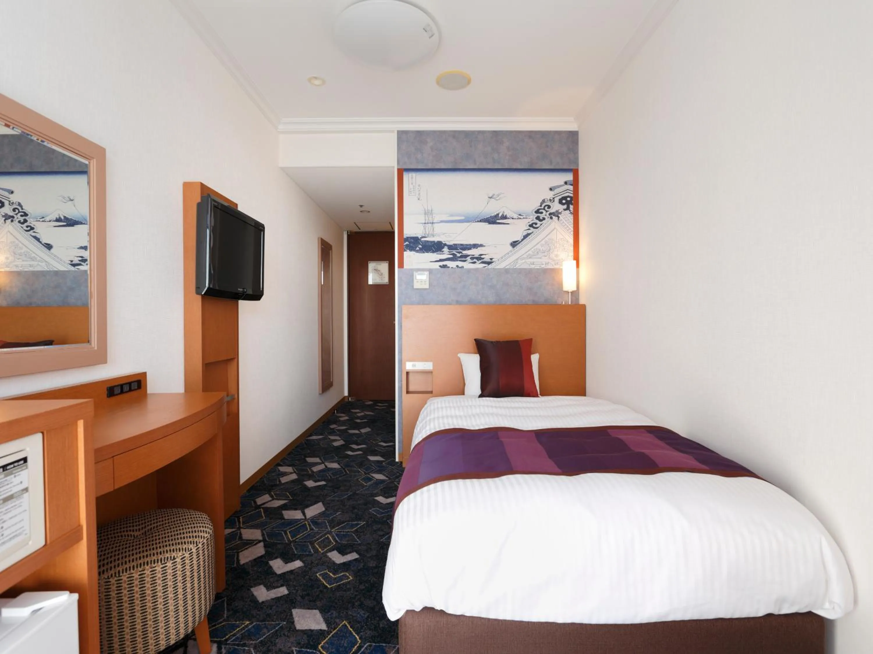 Photo of the whole room, Bed in Ryogoku View Hotel