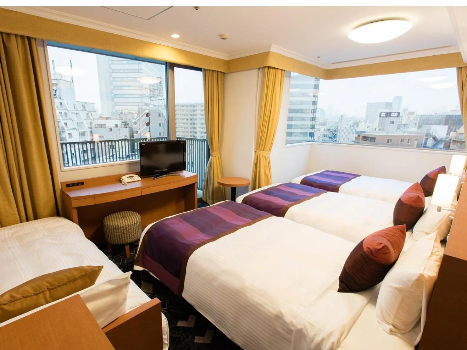 Photo of the whole room, Bed in Ryogoku View Hotel