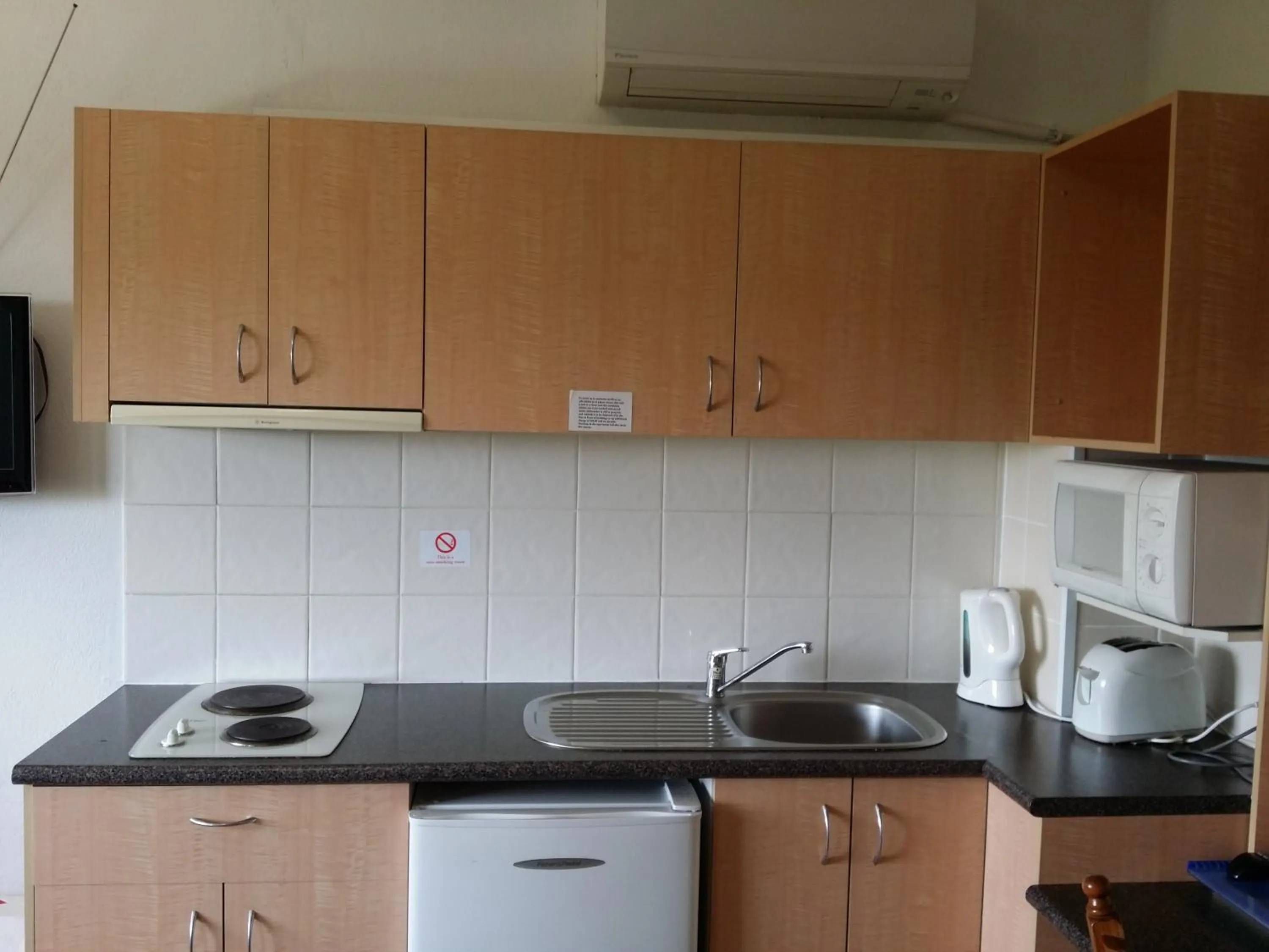 Shower in Hampton Court Apartments