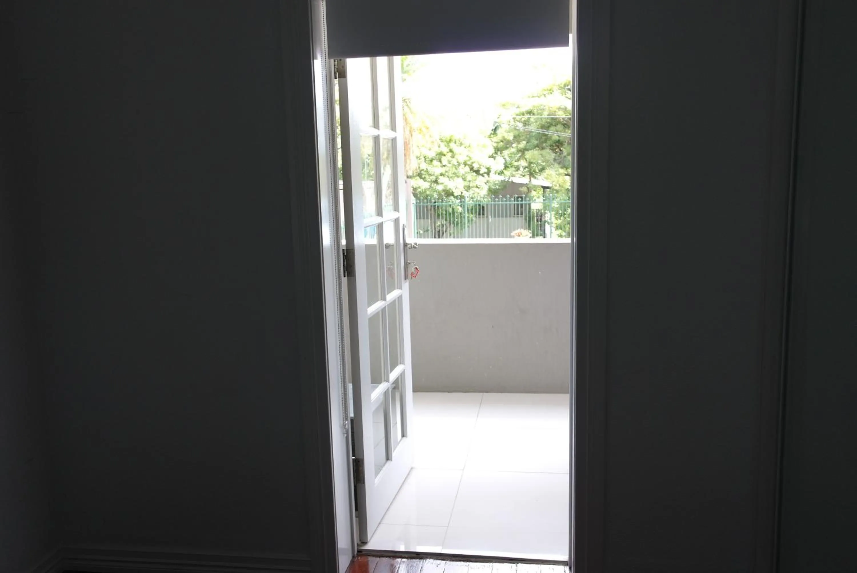 Area and facilities in Hampton Court Apartments