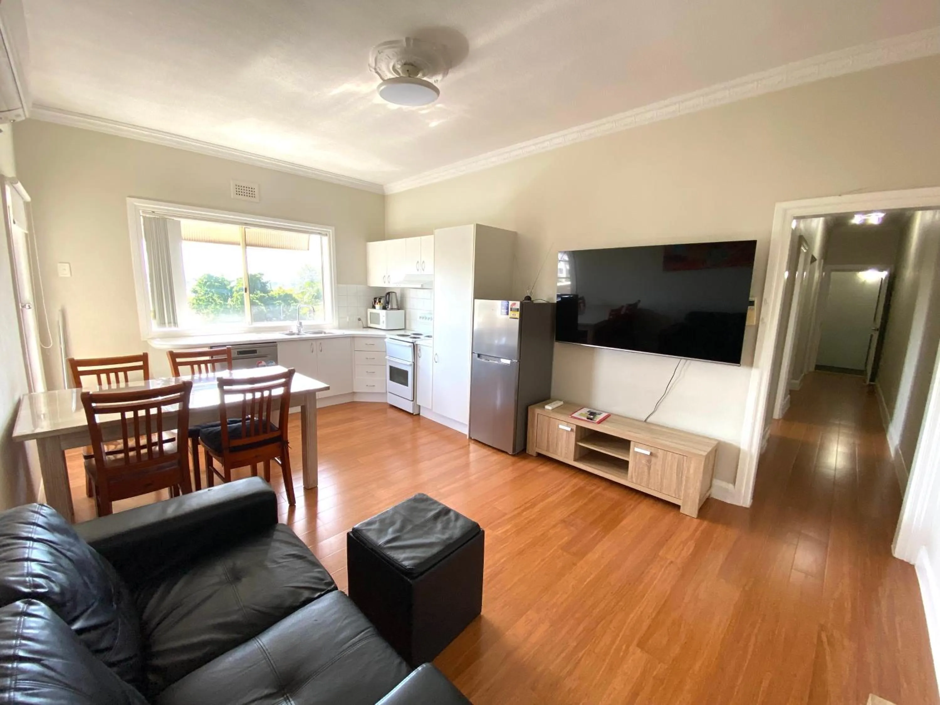 TV and multimedia in Hampton Court Apartments