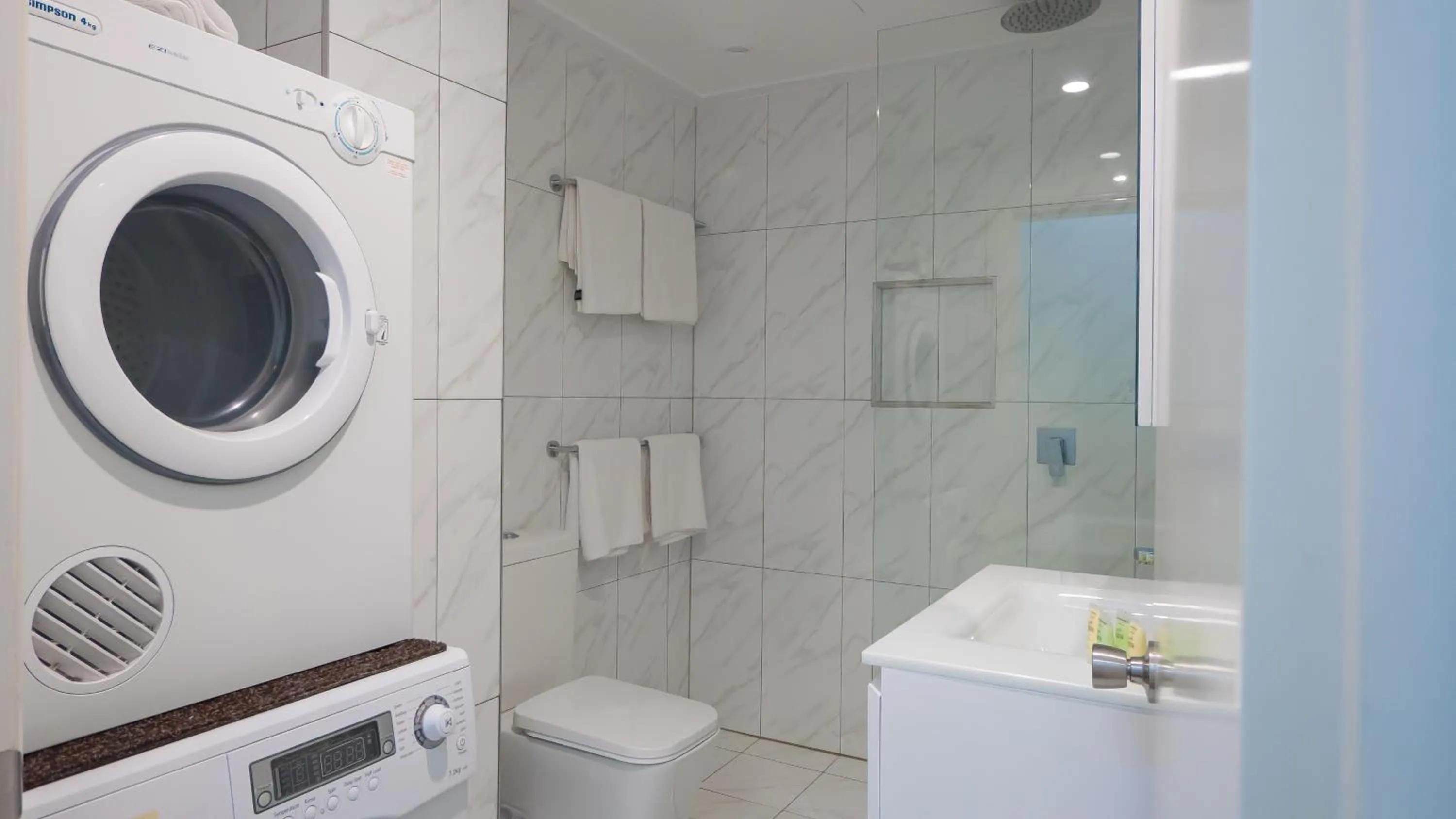 Bathroom in Hampton Court Apartments