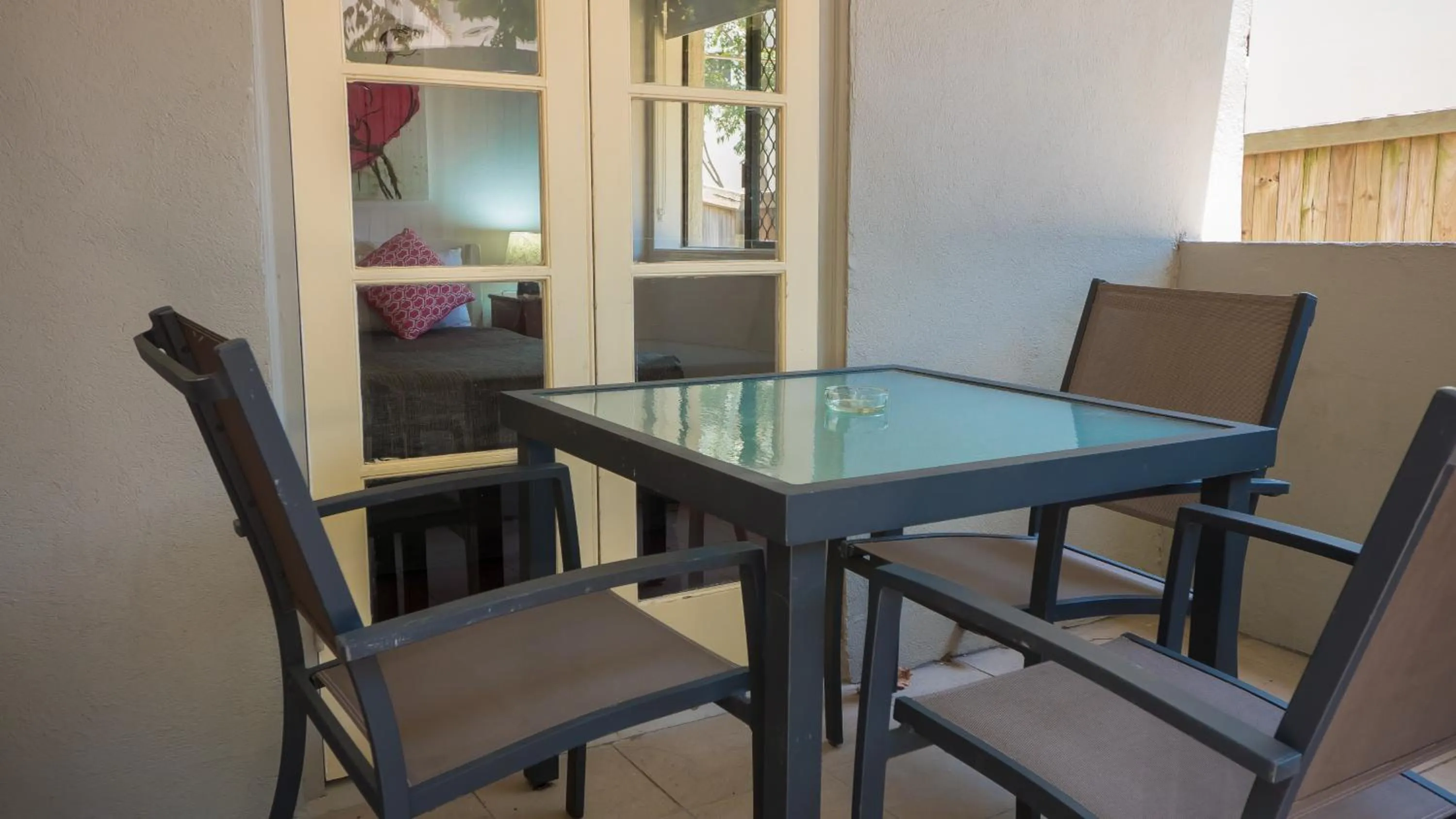 Seating area in Hampton Court Apartments