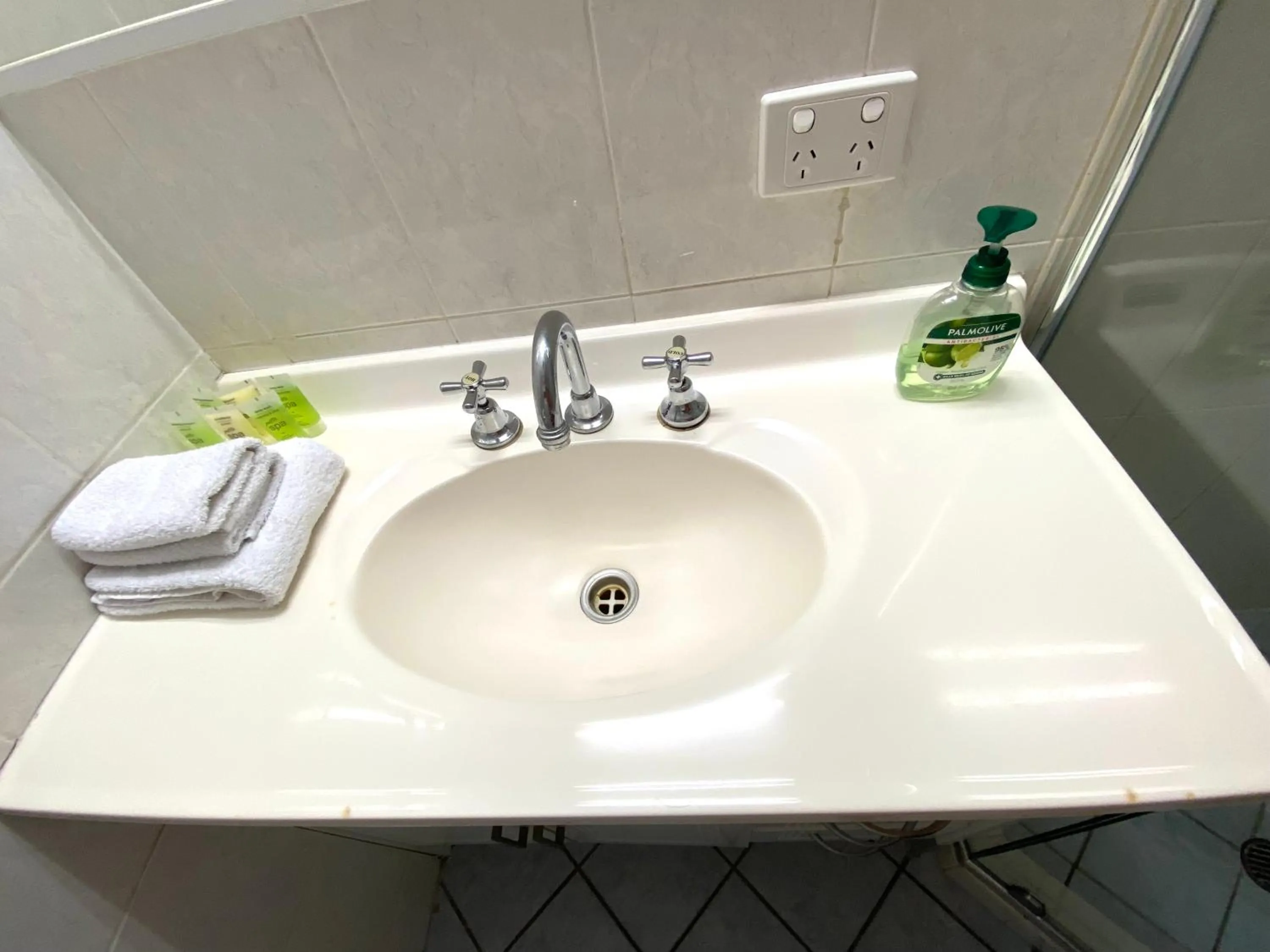 Bathroom in Hampton Court Apartments