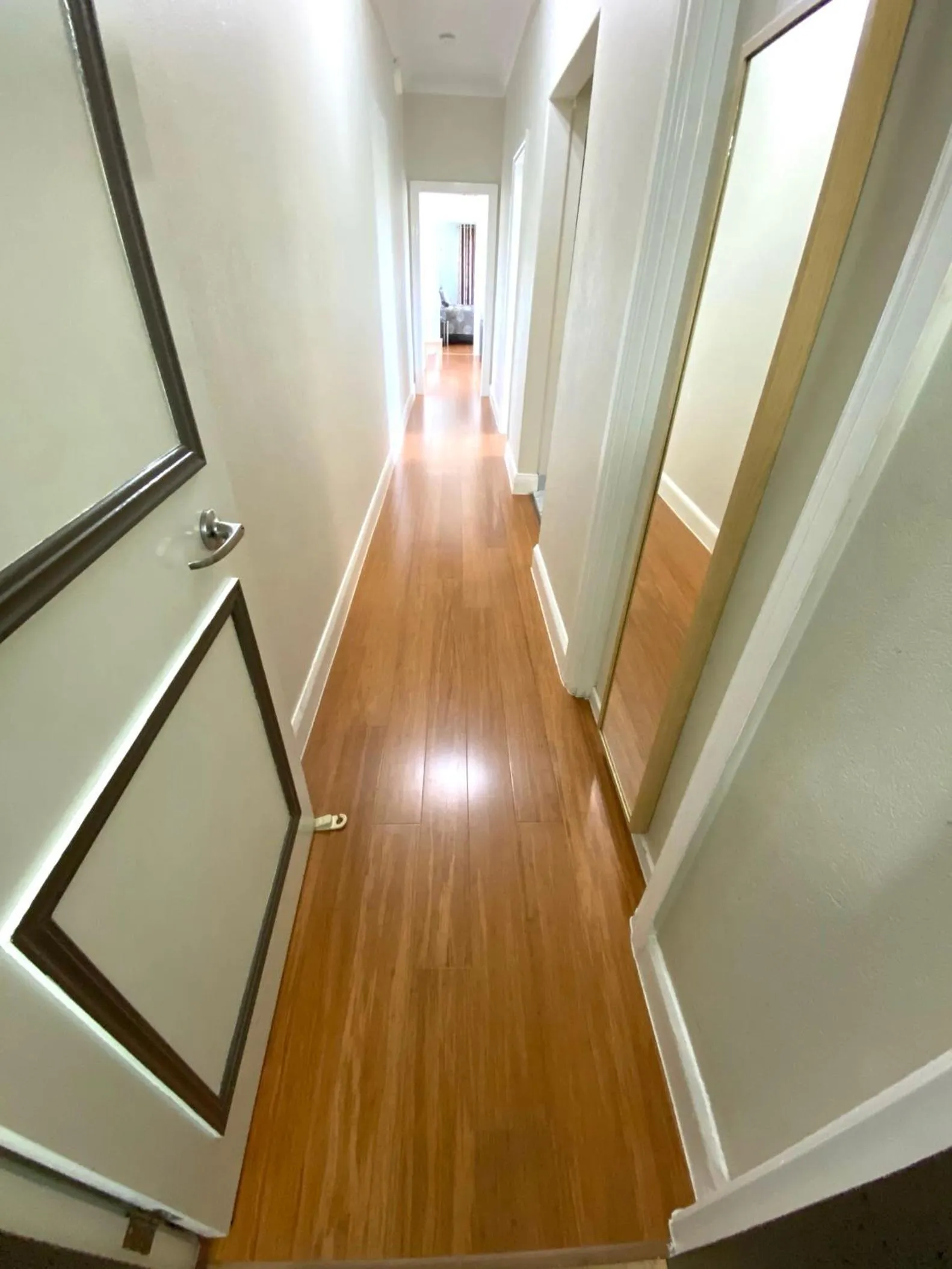 Facade/entrance in Hampton Court Apartments