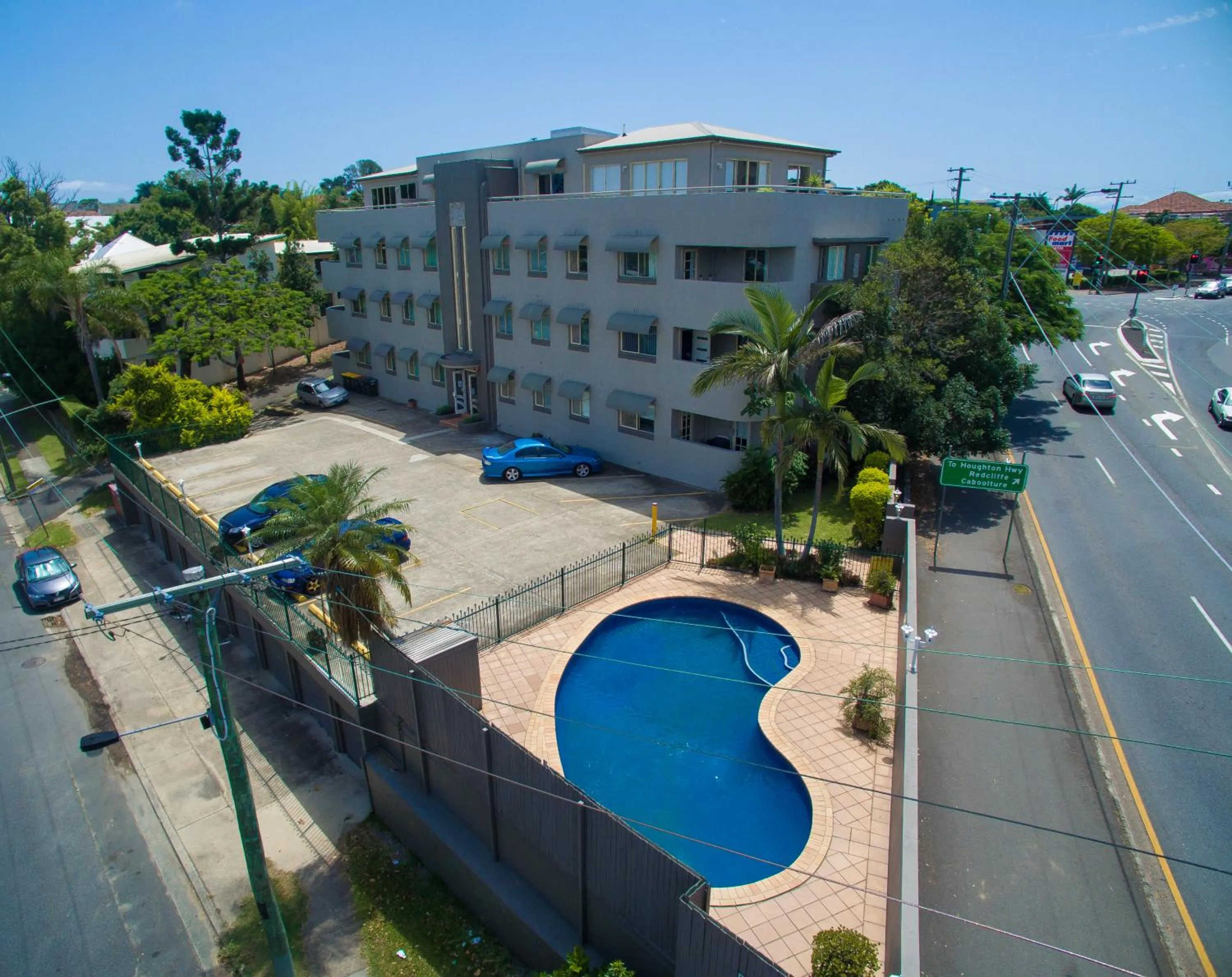 Pool view in Hampton Court Apartments