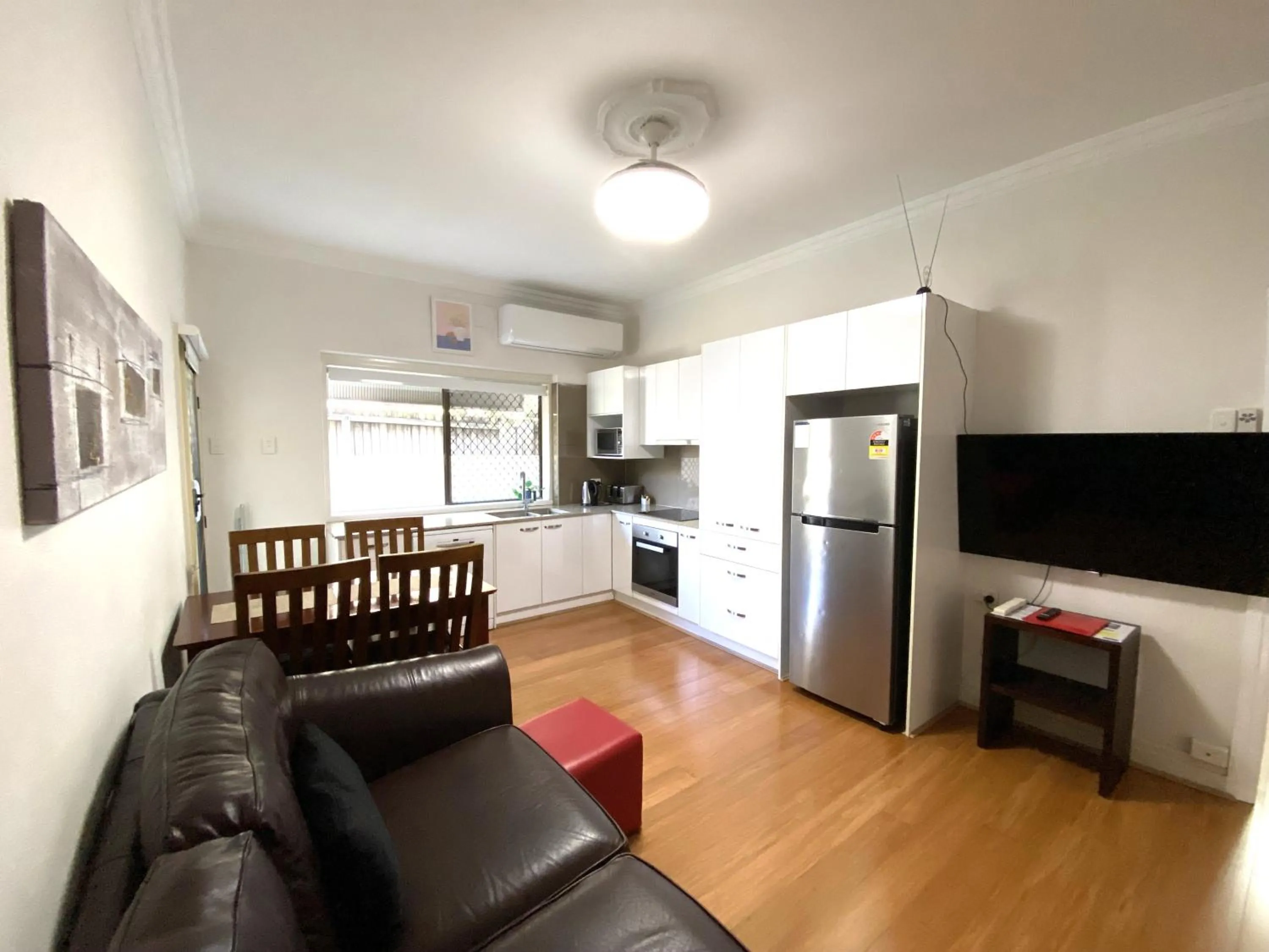 TV and multimedia in Hampton Court Apartments