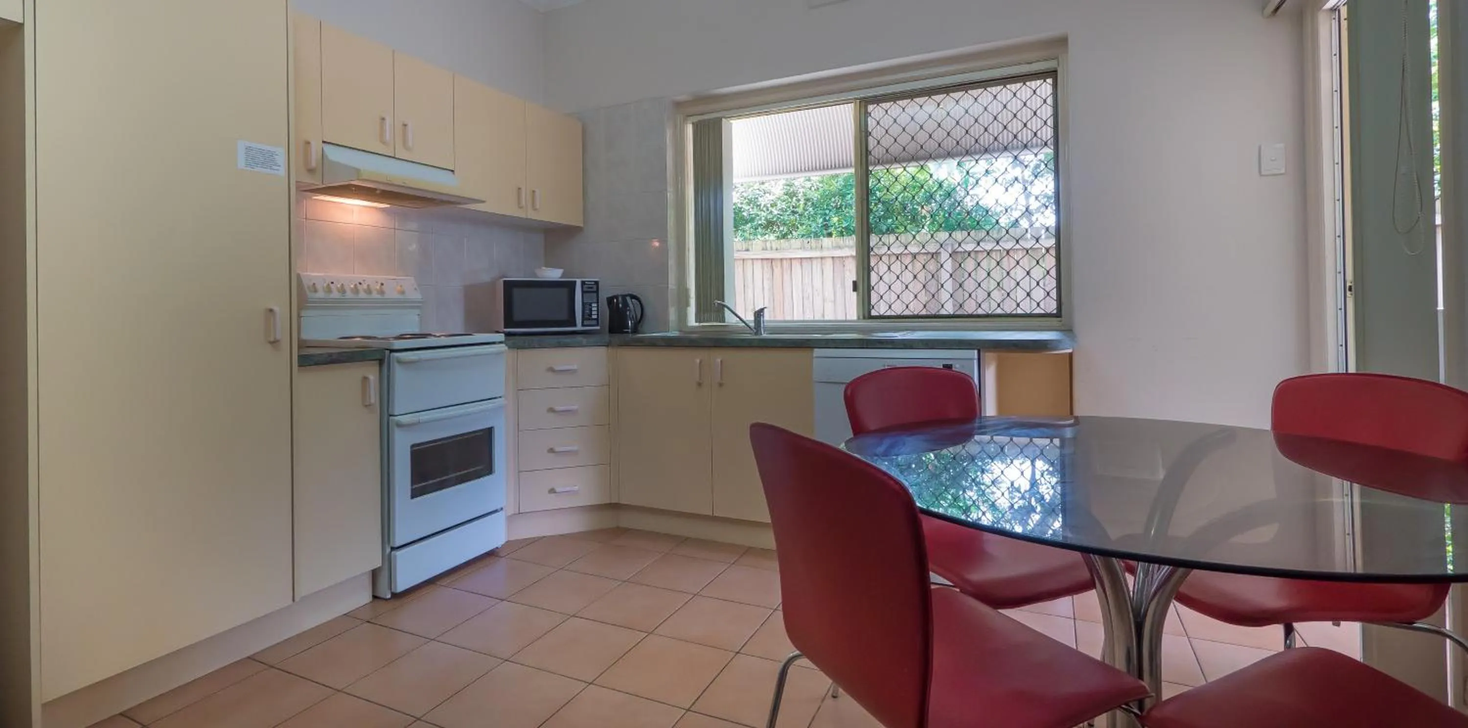 Dining area in Hampton Court Apartments