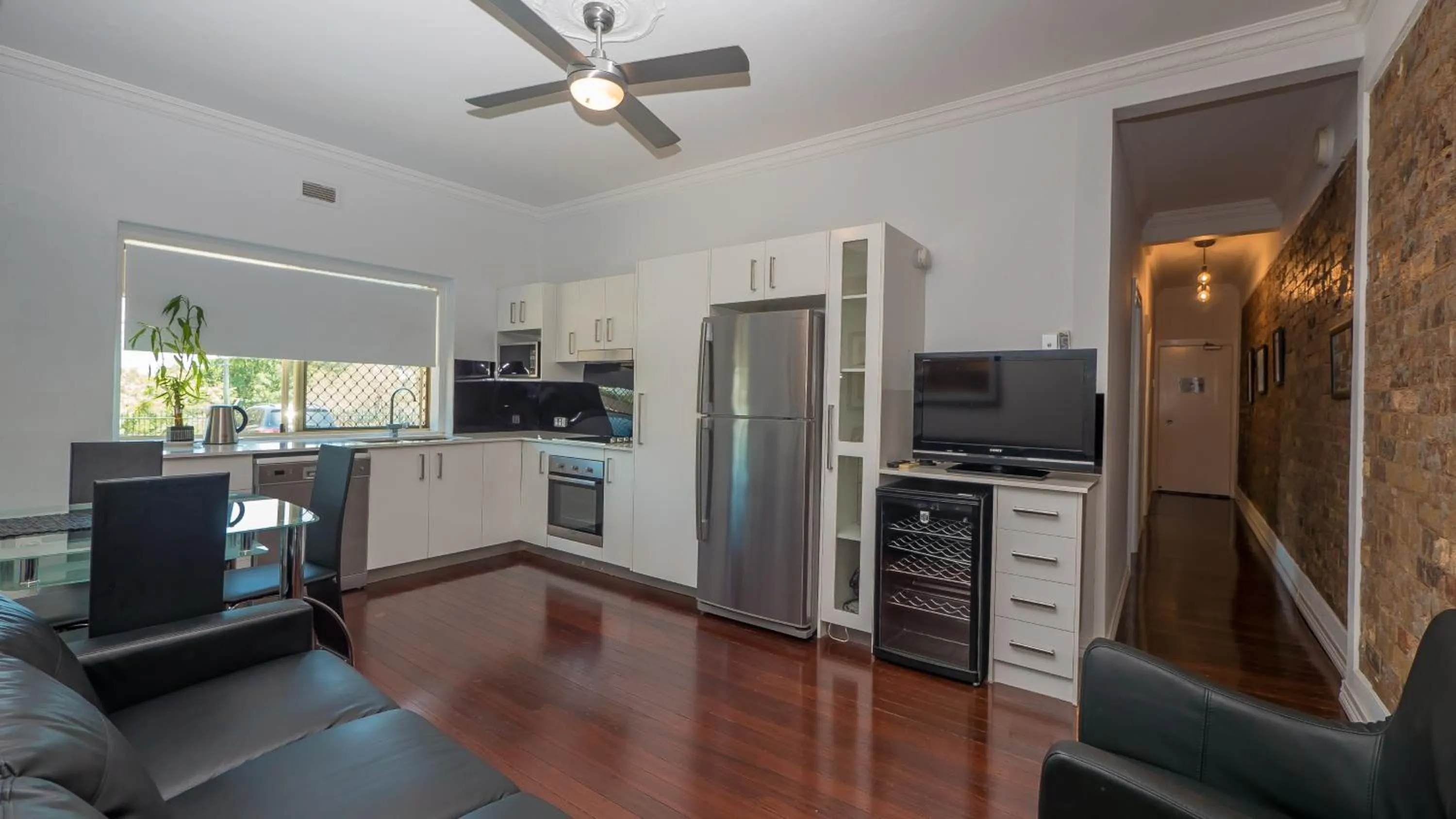 Decorative detail in Hampton Court Apartments