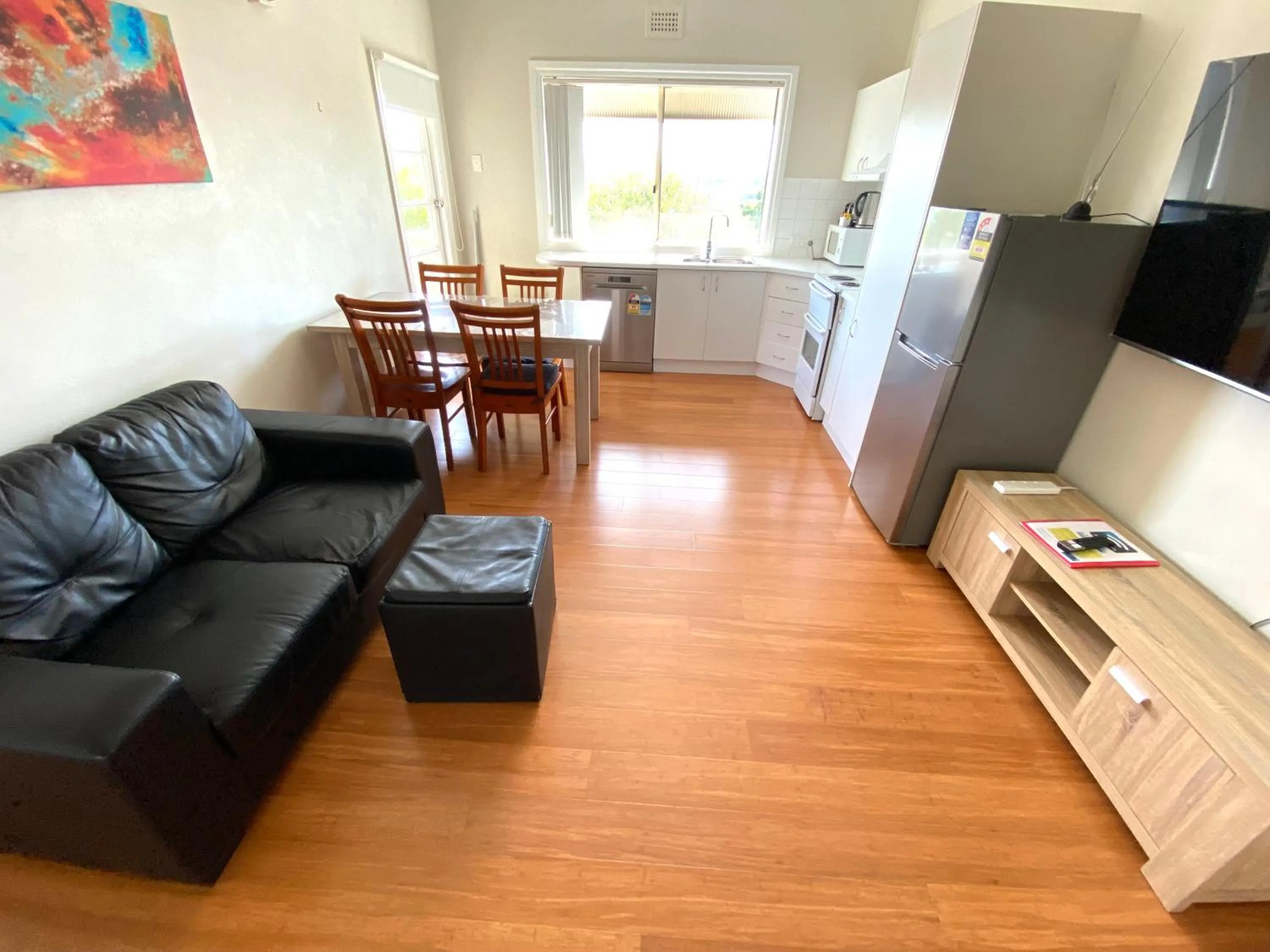 Living room in Hampton Court Apartments