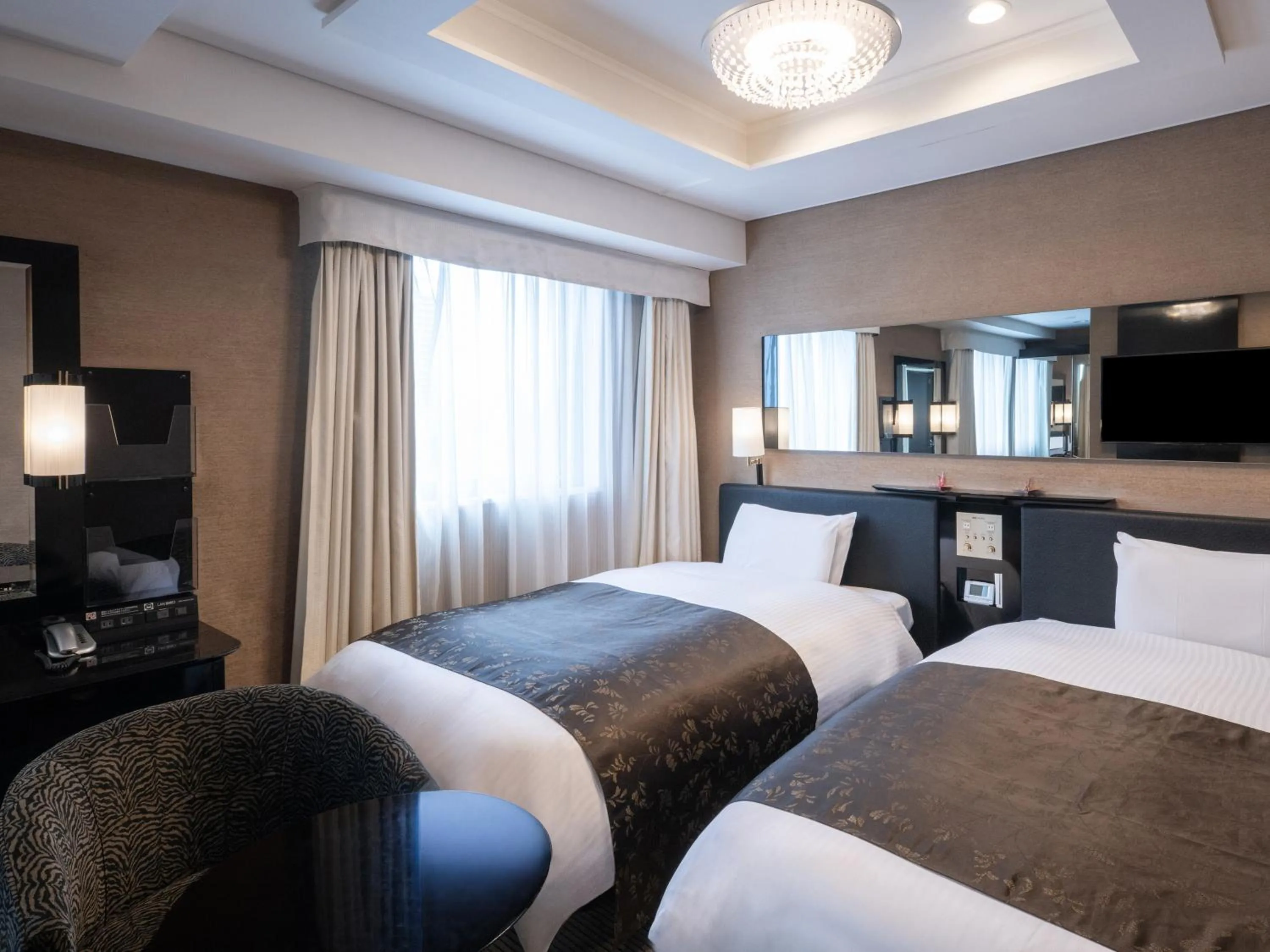 Photo of the whole room, Bed in APA Hotel Higashi Shinjuku Kabukicho