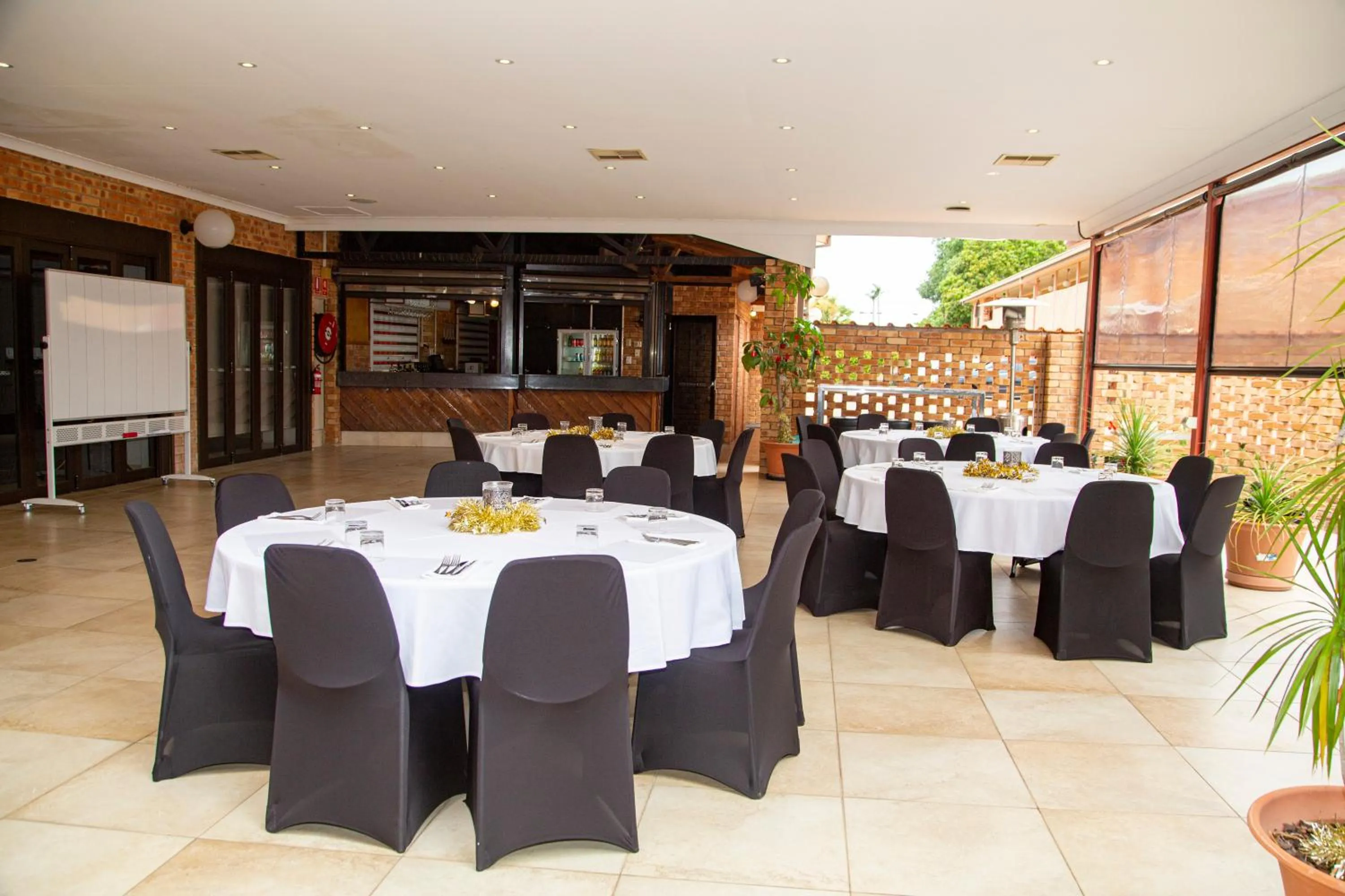 Banquet/Function facilities in Western Gateway Motel and Apartments