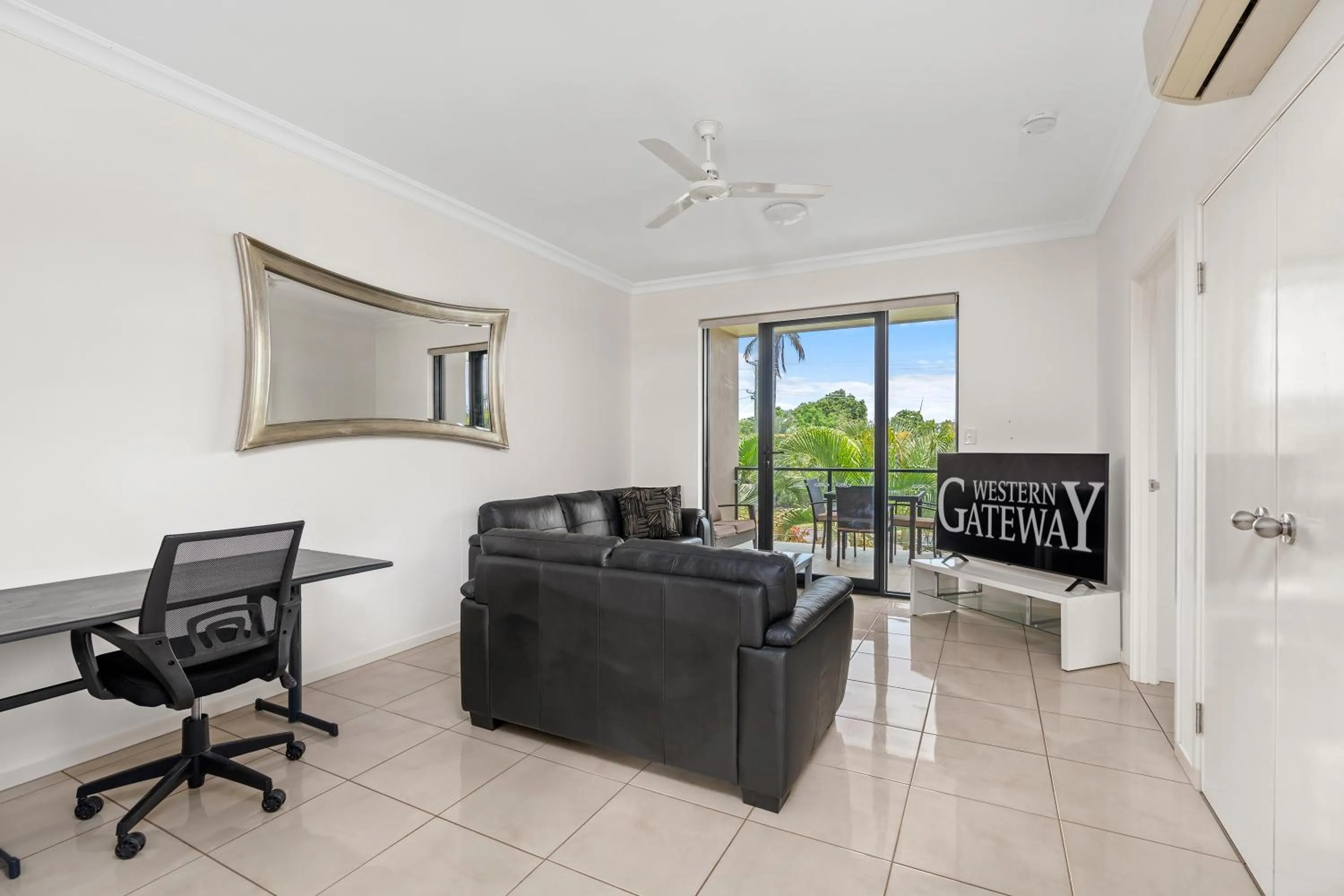 Western Gateway Motel and Apartments