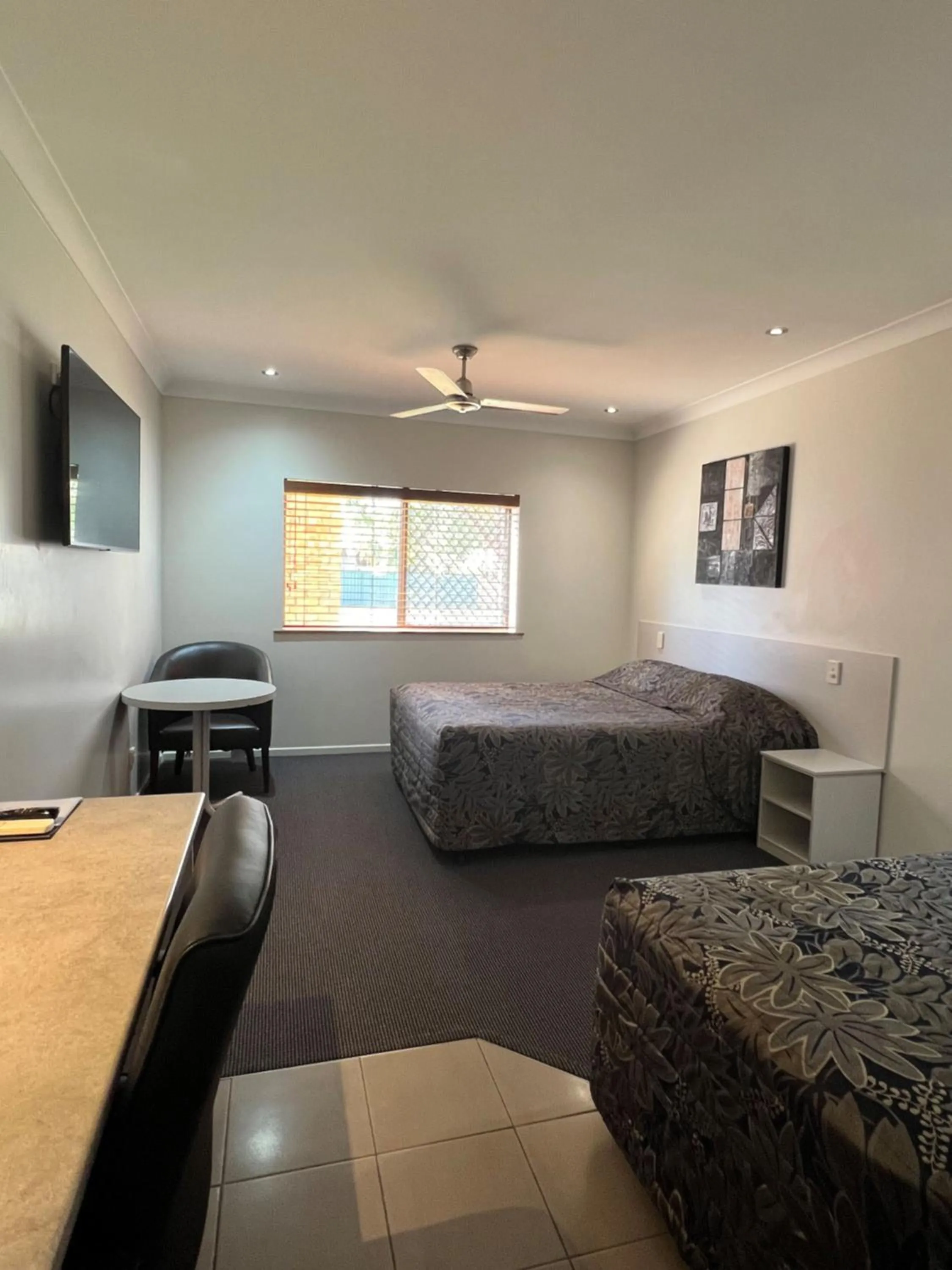 Bed in Western Gateway Motel and Apartments