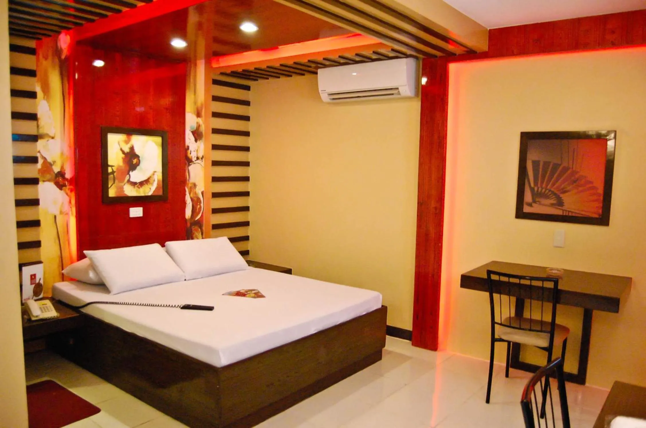 Bedroom, Bed in Hotel Sogo Quezon Avenue