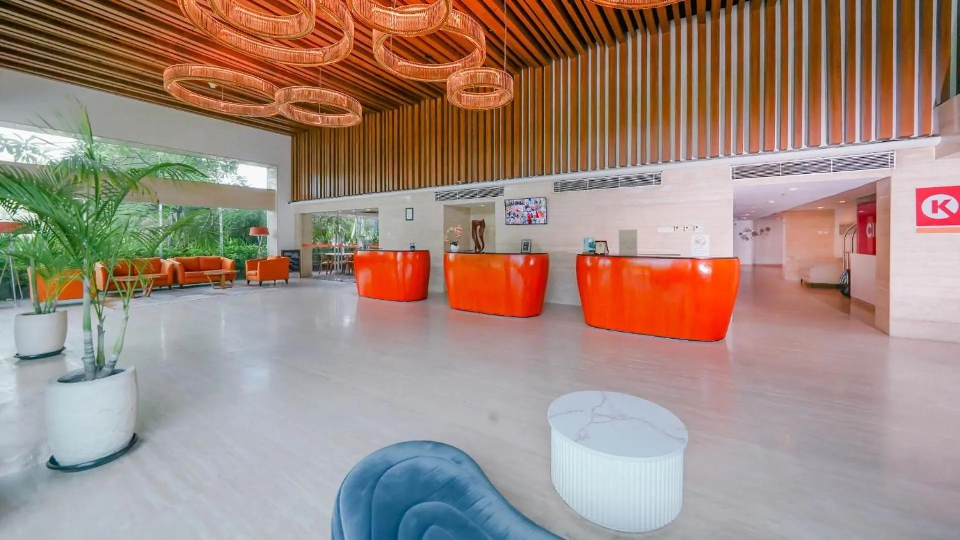 Lobby or reception in HARRIS Hotel Kuta Galleria