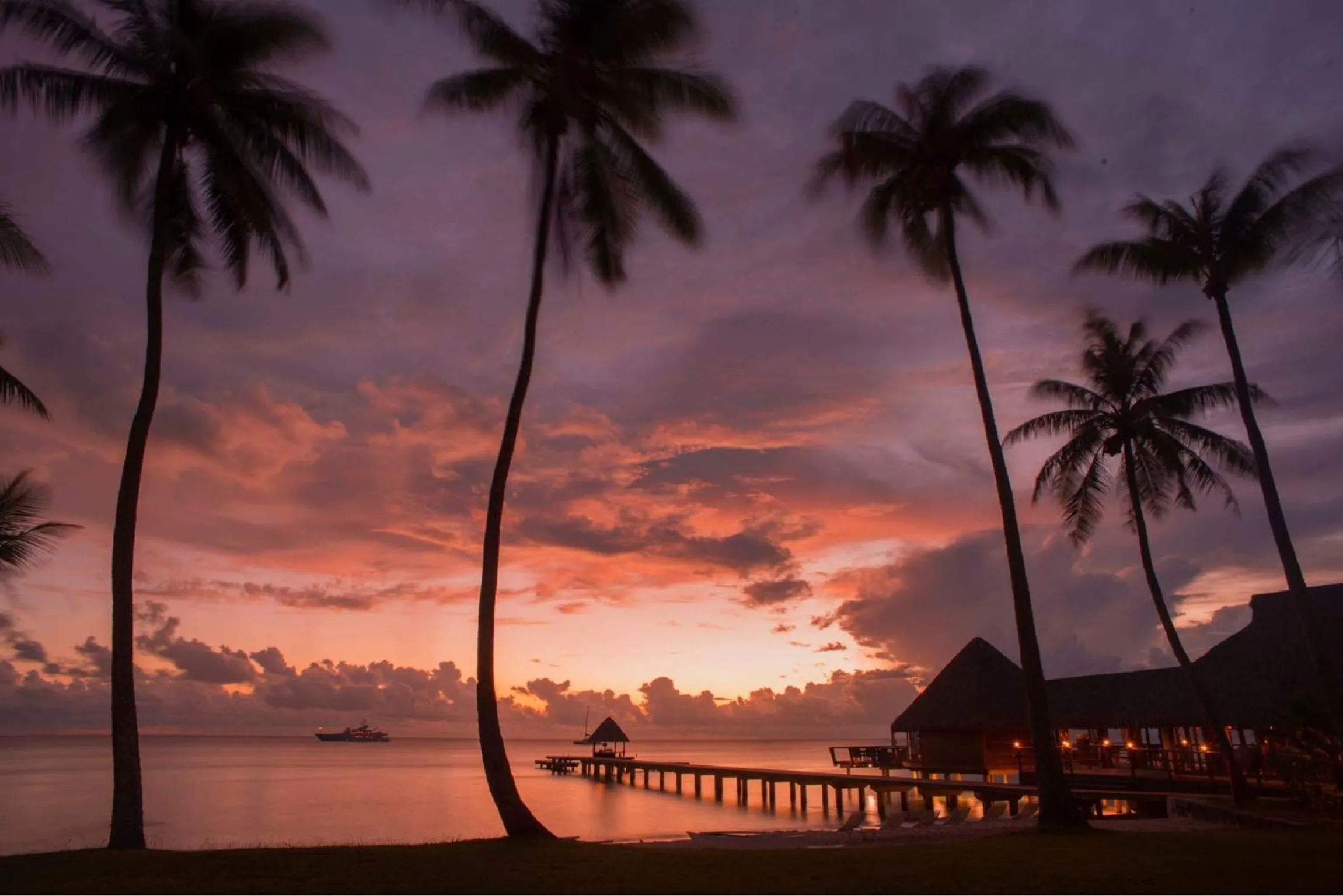 Sunset in Hotel Kia Ora Resort & Spa