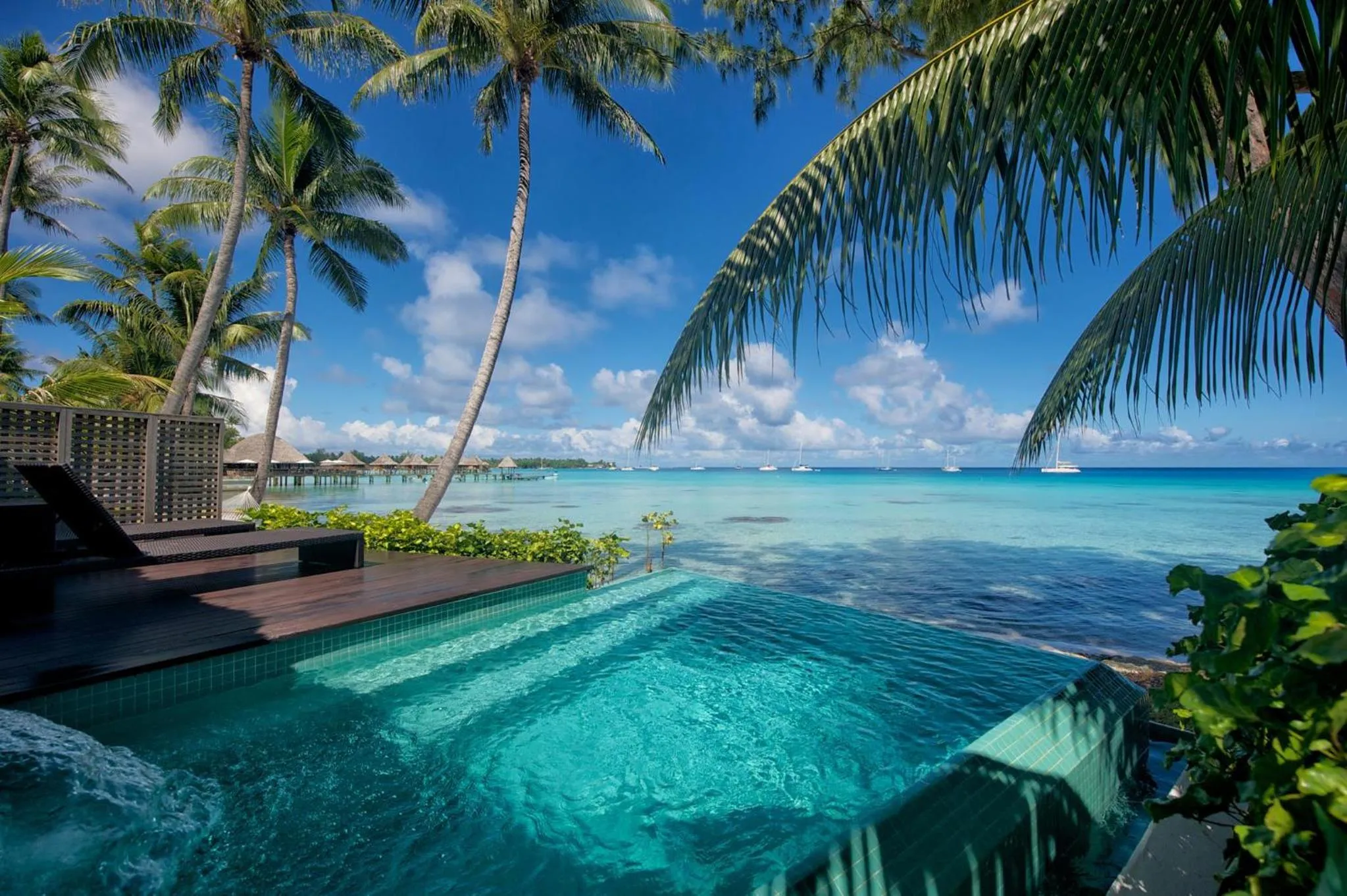 Pool view in Hotel Kia Ora Resort & Spa