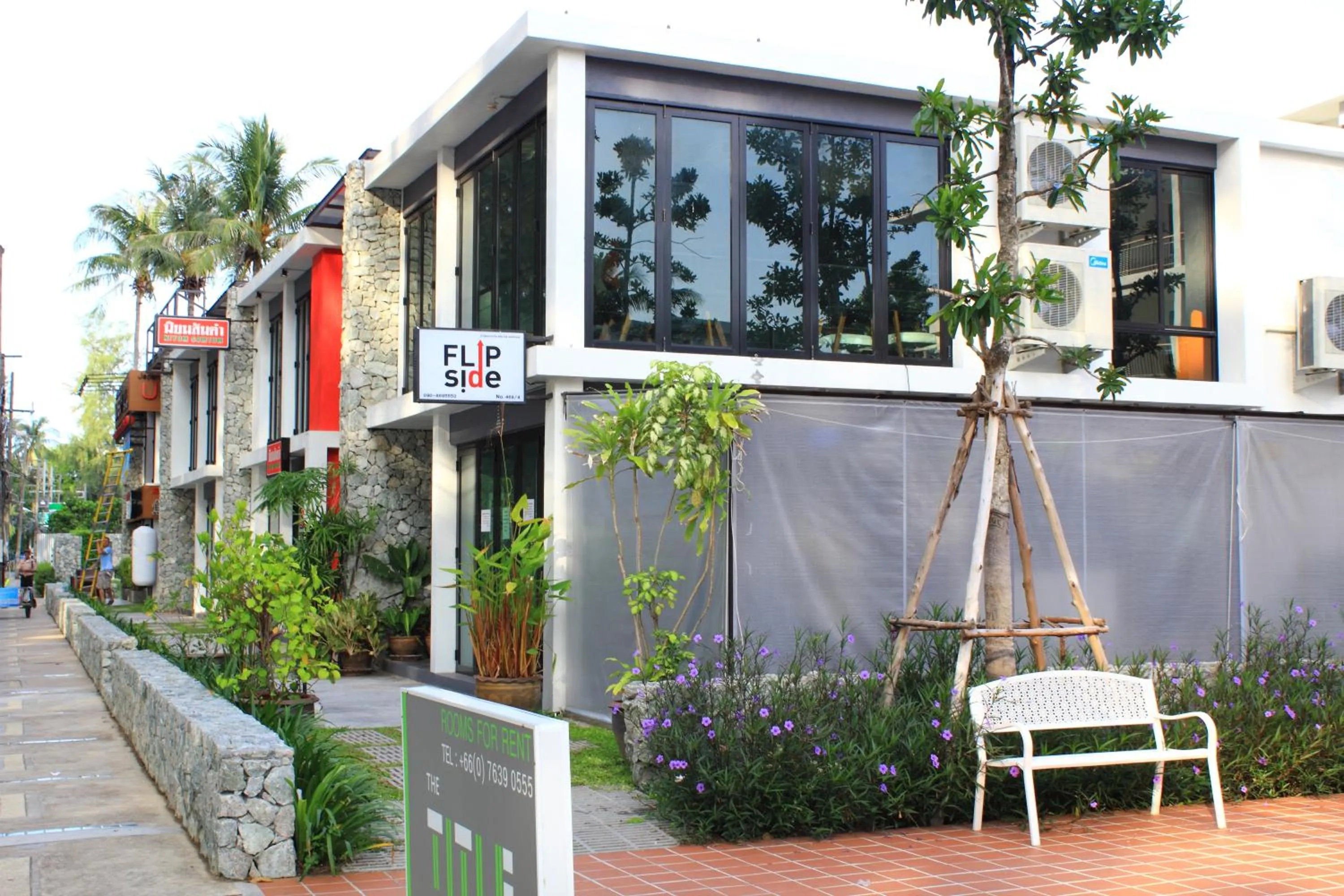 Restaurant/places to eat in The Title Boutique Phuket