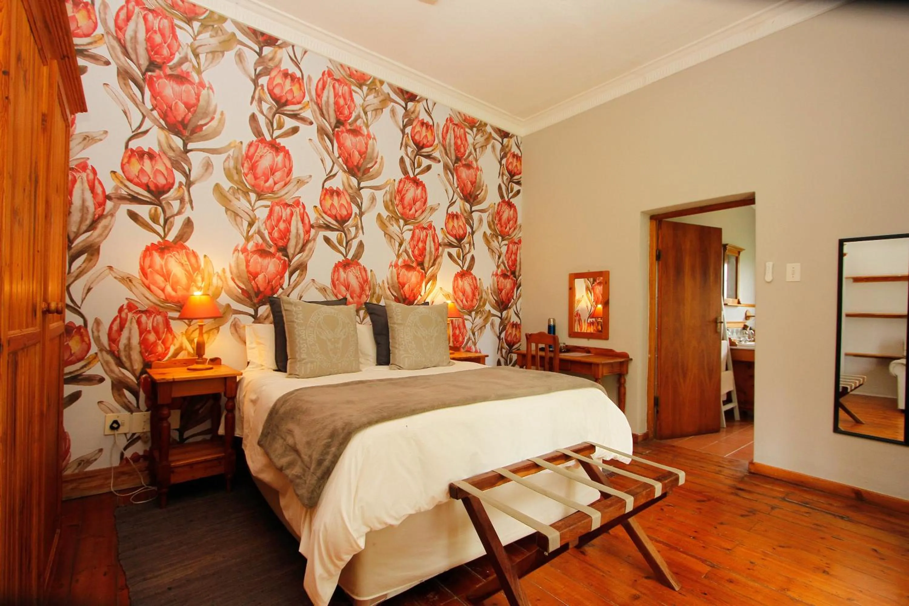 Bedroom, Bed in Spion Kop Lodge