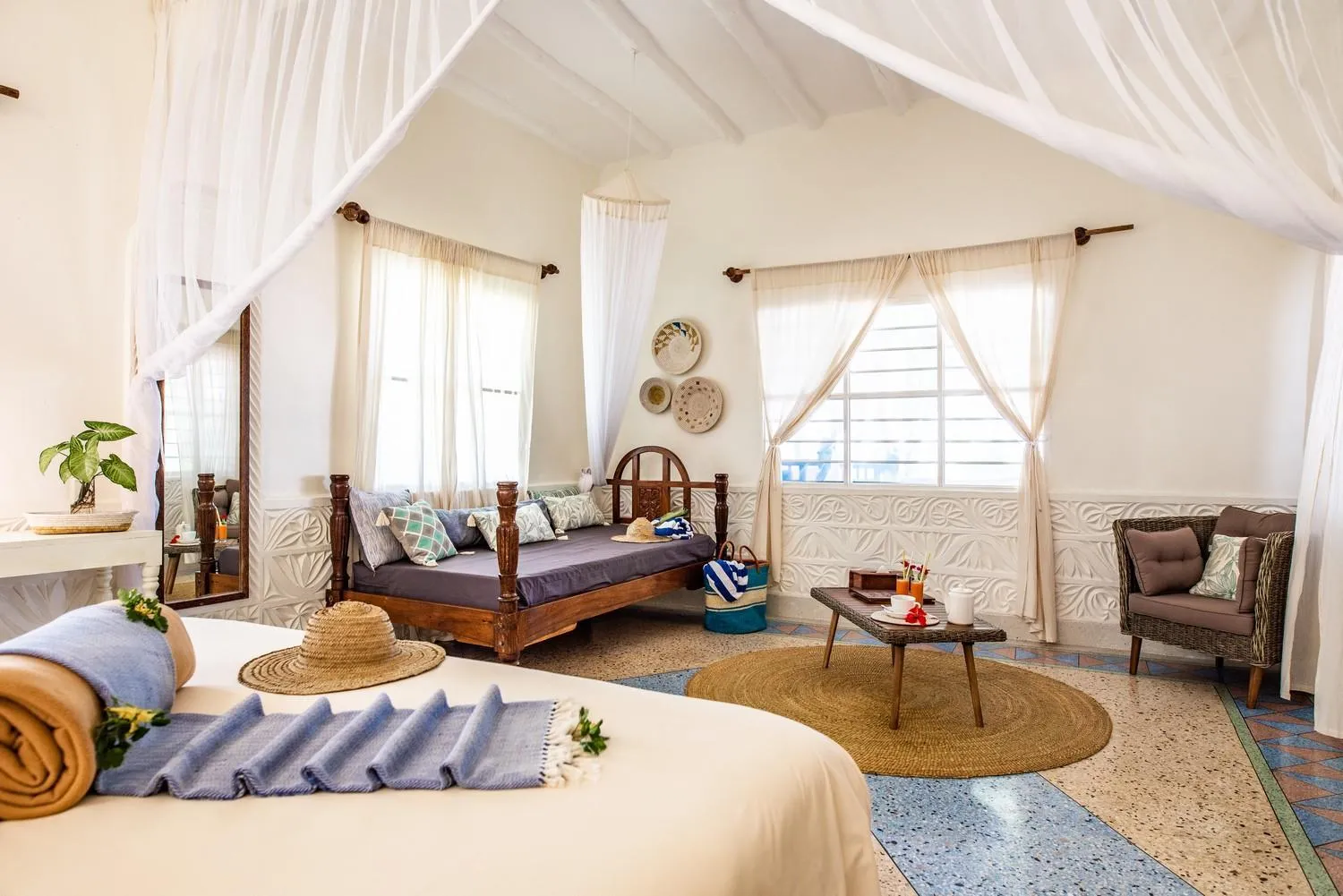 Living room, Bed in Pongwe Beach Hotel