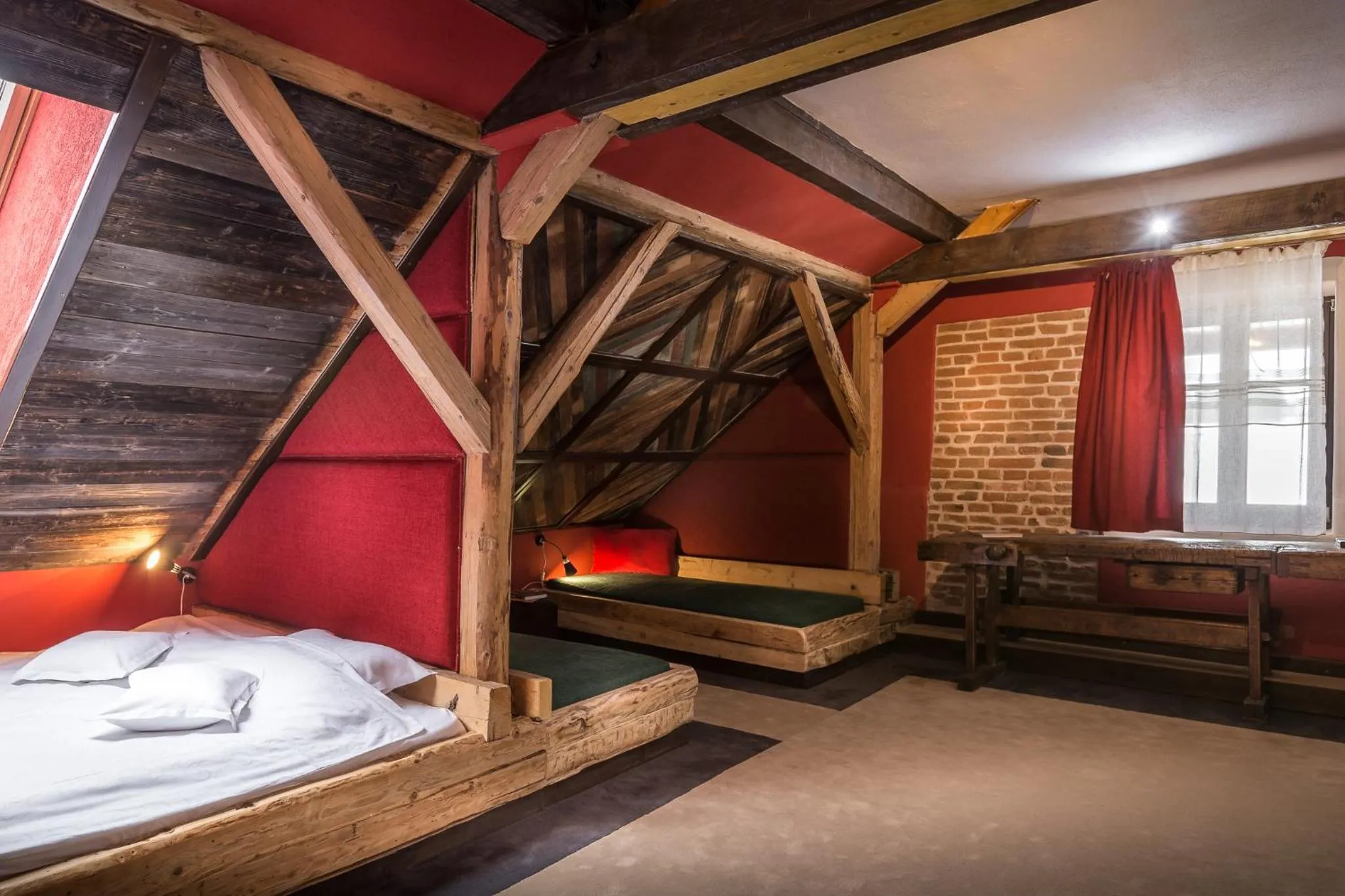 Bed in Castle Hotel Daniel