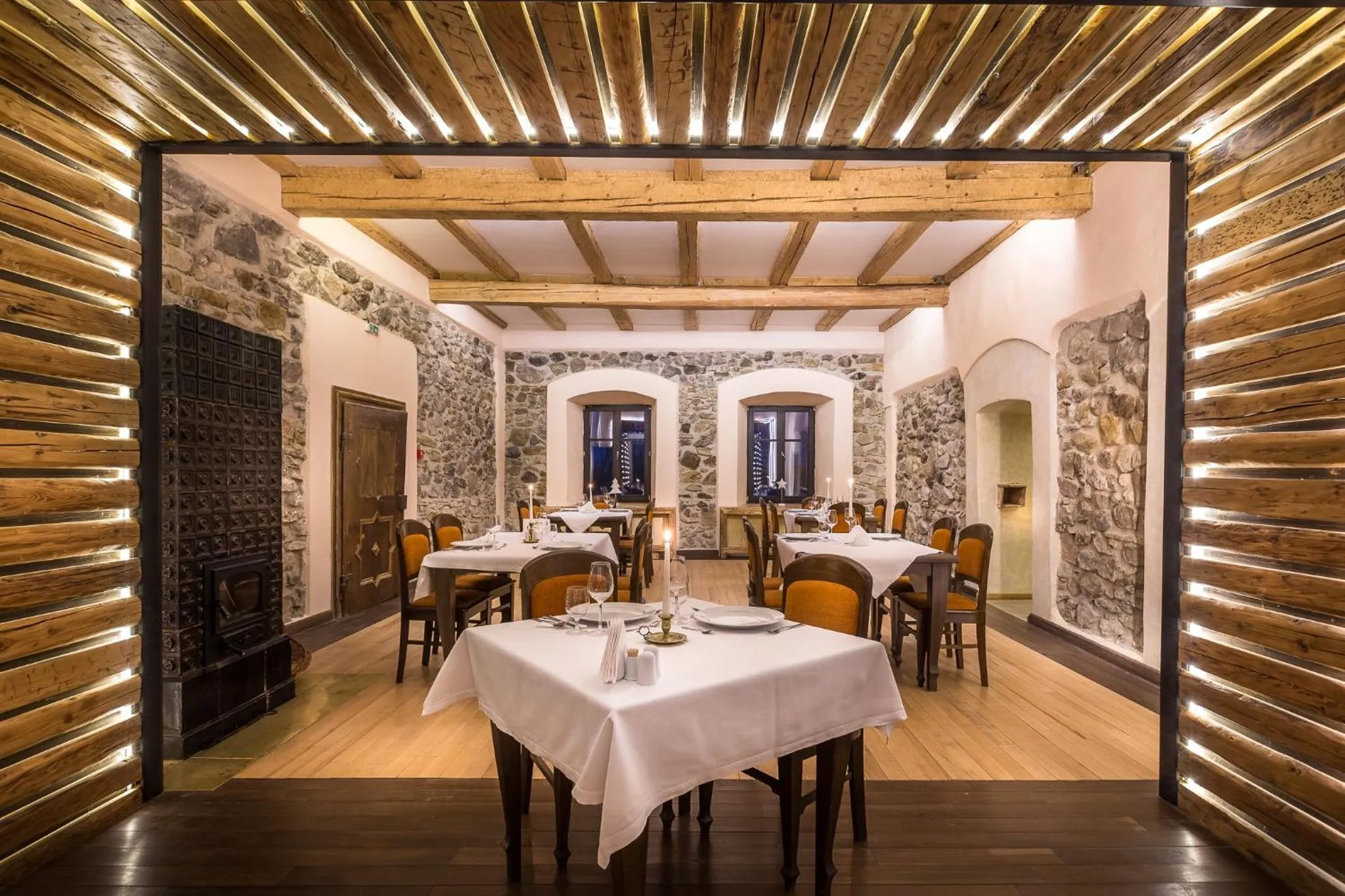 Restaurant/places to eat in Castle Hotel Daniel