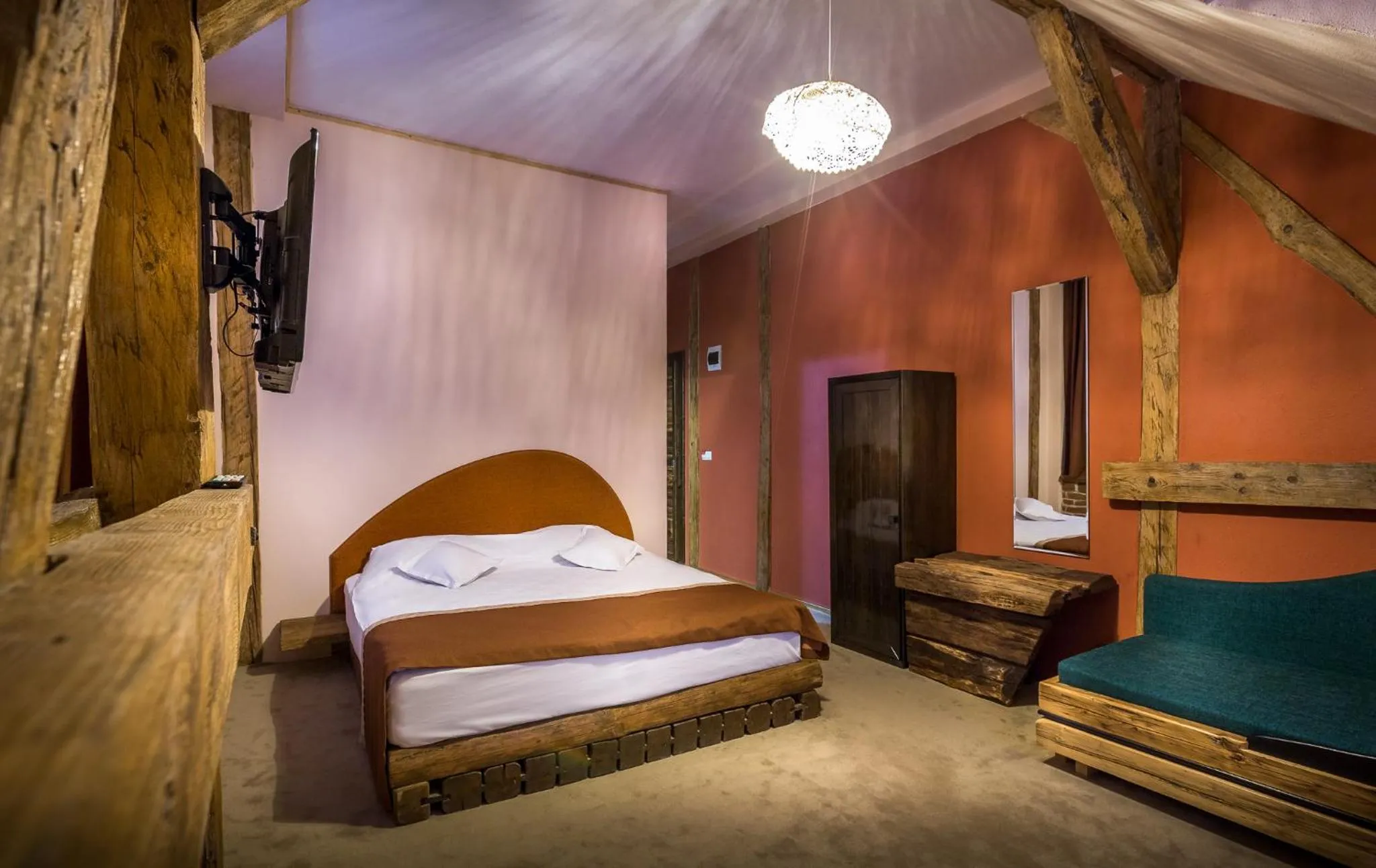 Bed in Castle Hotel Daniel