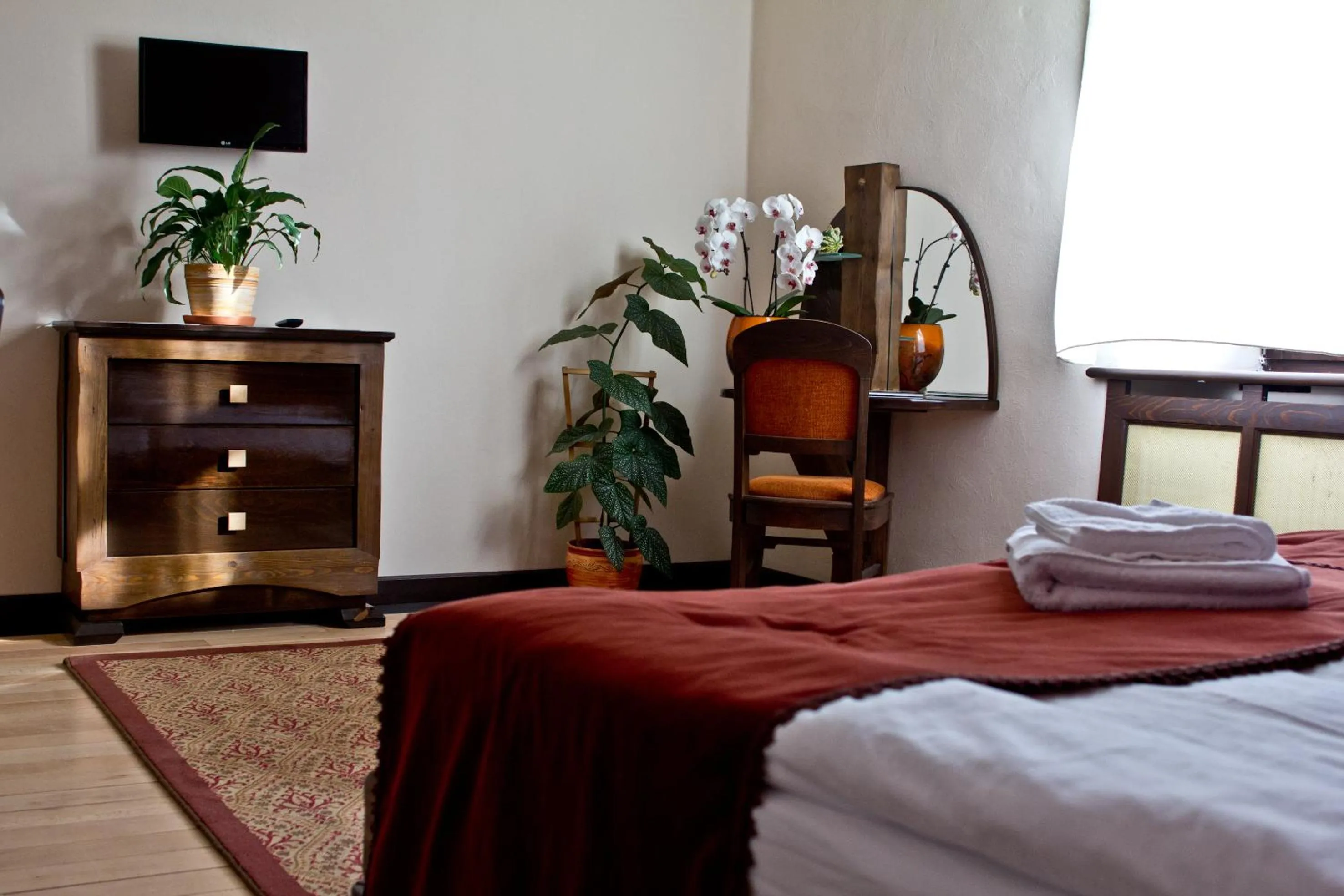 Decorative detail, Bed in Castle Hotel Daniel