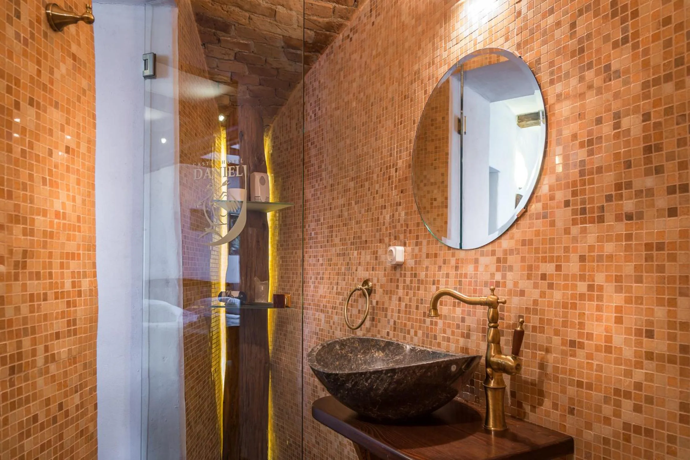 Bathroom in Castle Hotel Daniel