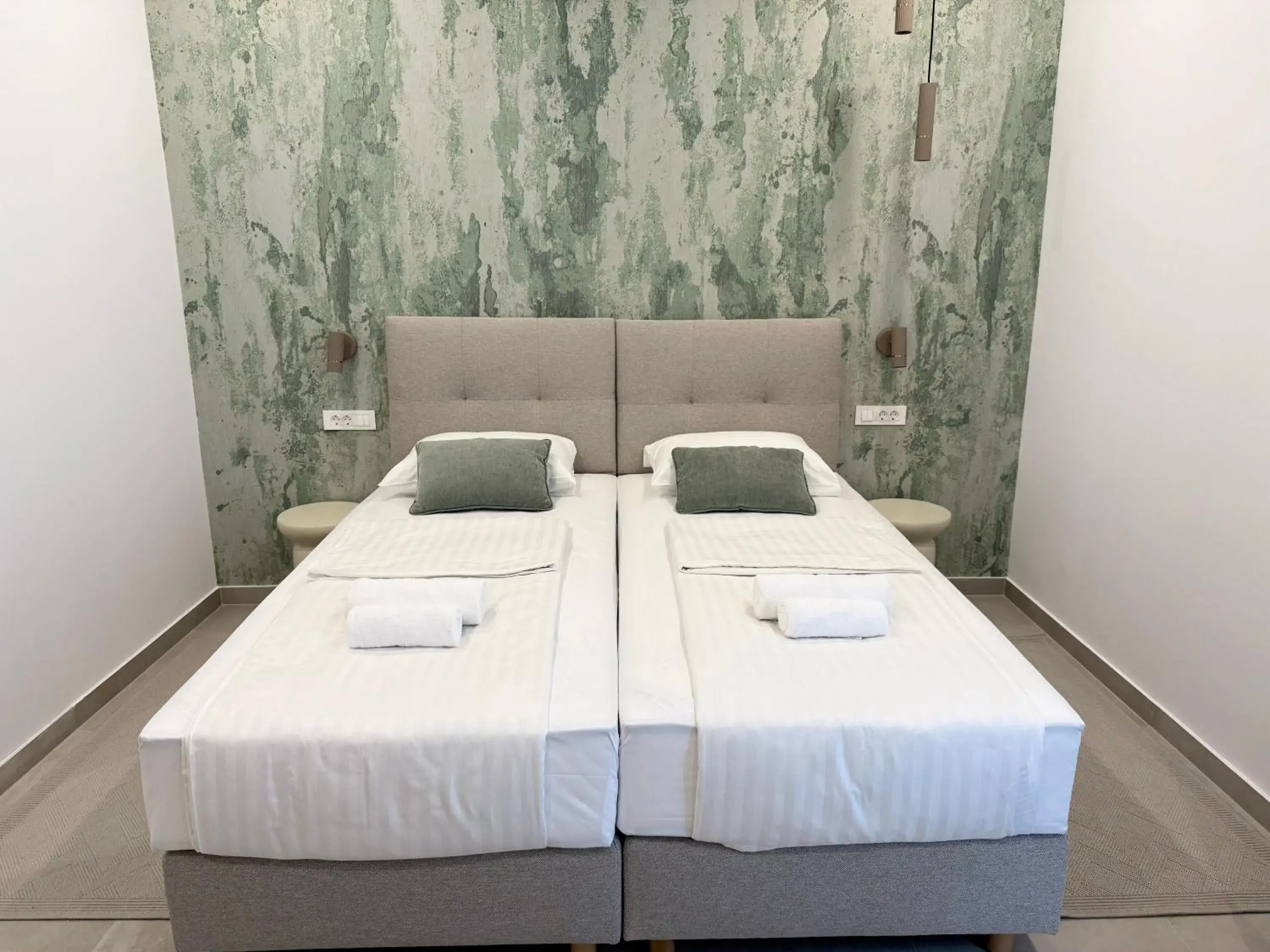 Twin Room in Flowers Premium Apartments & Rooms Twin Room in Flowers Premium Apartments & Rooms