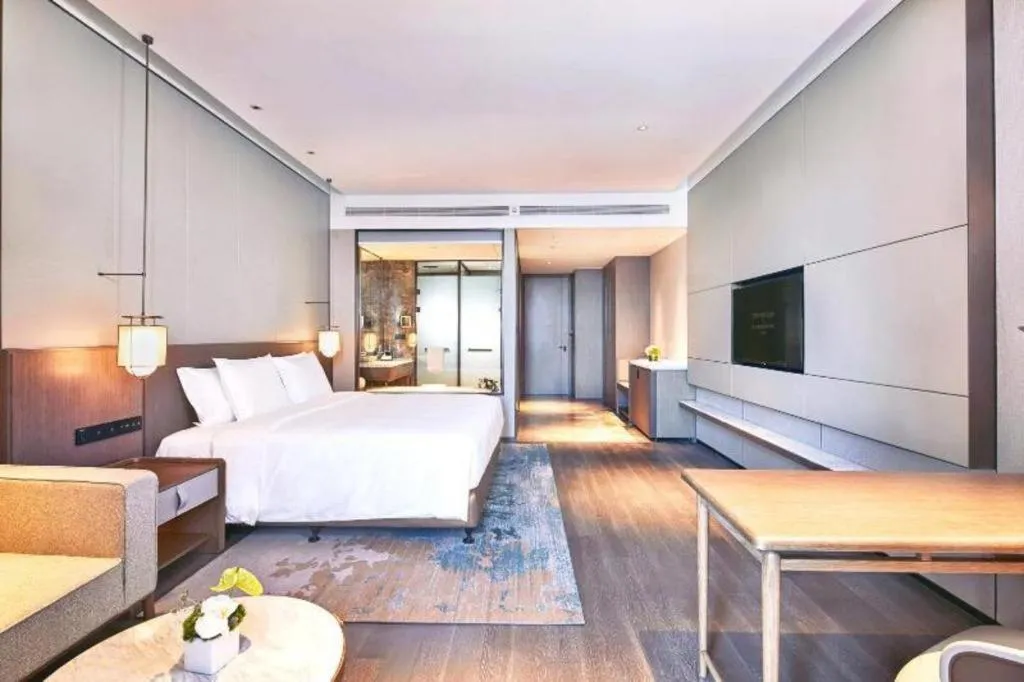 Bed in Steigenberger Hotel SUNAC Jinan