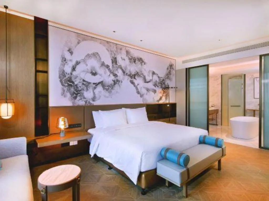 Bed in Steigenberger Hotel SUNAC Jinan