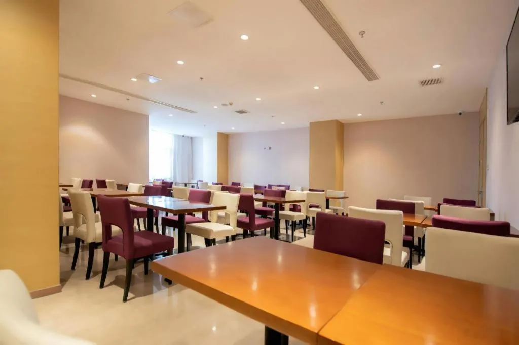 Lavande Hotel Shenyang Middle Street Walking Street Metro Station