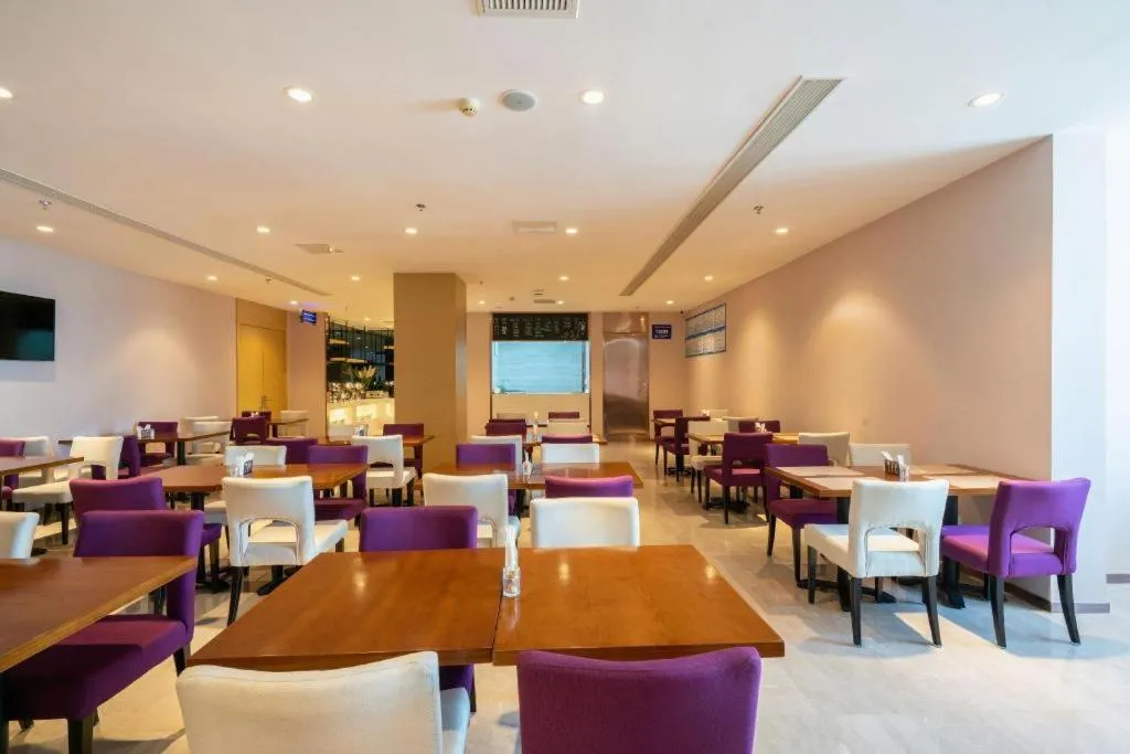 Lavande Hotel Shenyang Middle Street Walking Street Metro Station