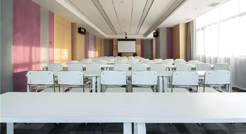 Lavande Hotel Shenyang Middle Street Walking Street Metro Station