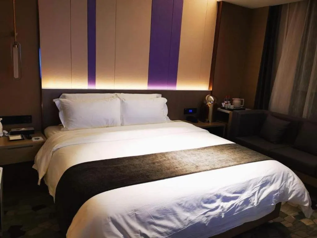 Bed in Lavande Hotel Shanghai Jing'an Shibei Gaoxin