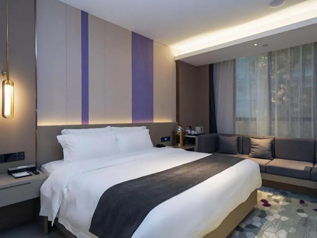 Bed in Lavande Hotel Shanghai Jing'an Shibei Gaoxin