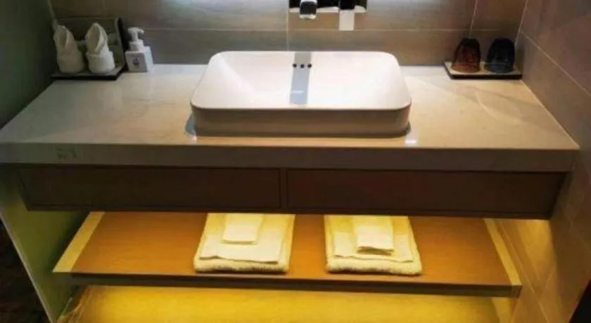 Lavande Hotel Shanghai Jing'an Shibei Gaoxin