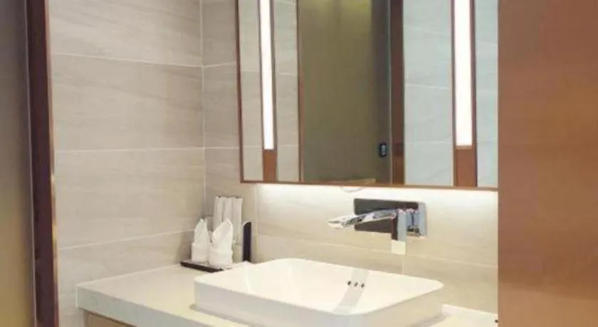 Lavande Hotel Shanghai Jing'an Shibei Gaoxin