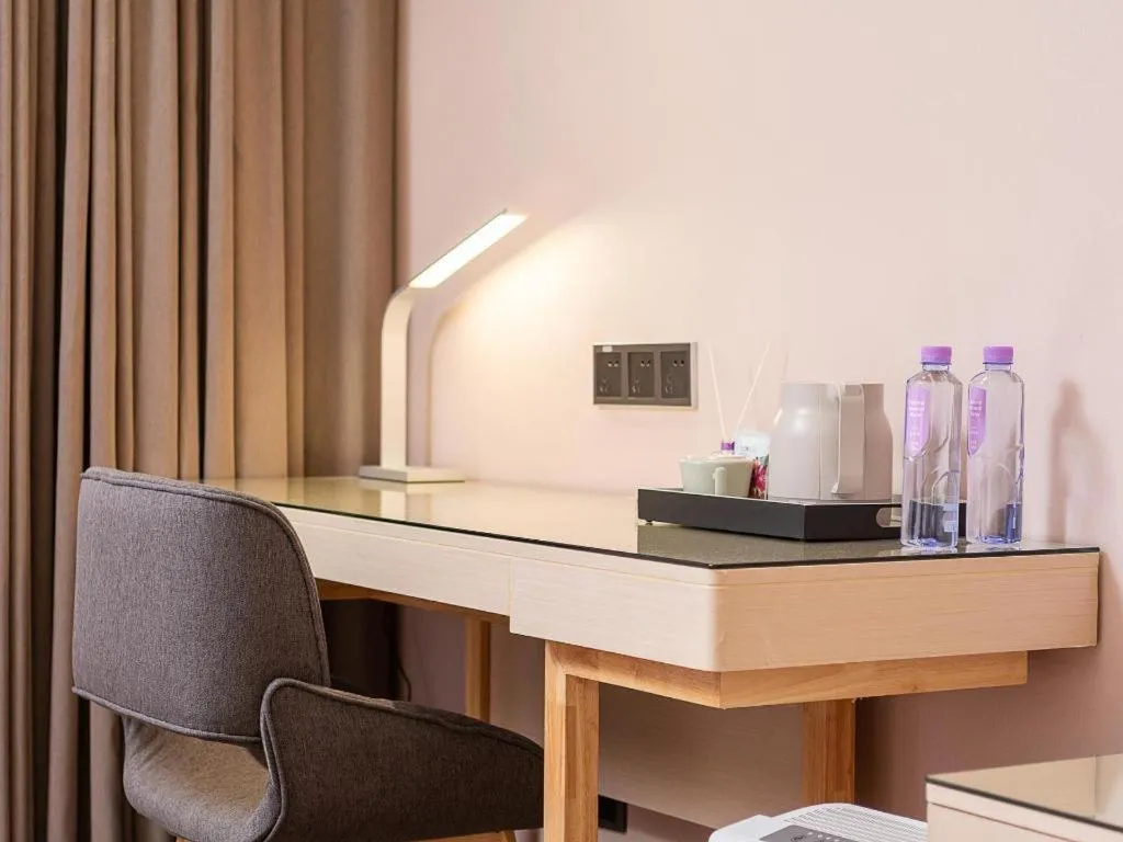 Lavande Hotel Shaoguan Bainian East Street Fengcai Building