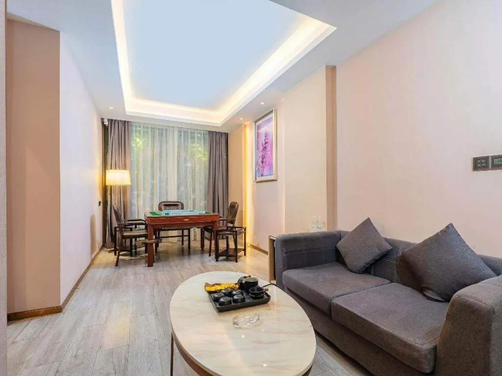 Lavande Hotel Shaoguan Bainian East Street Fengcai Building