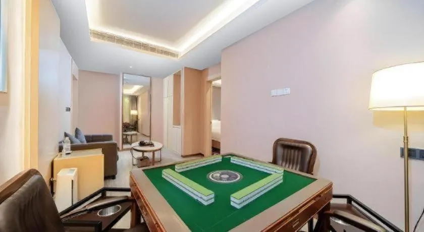 Lavande Hotel Shaoguan Bainian East Street Fengcai Building