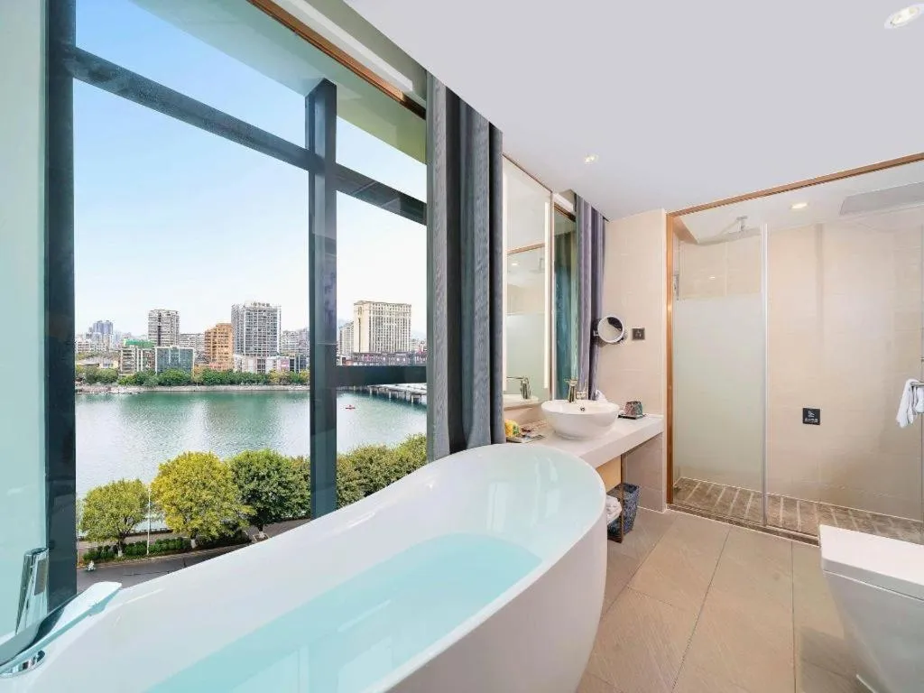 Lavande Hotel Shaoguan Bainian East Street Fengcai Building