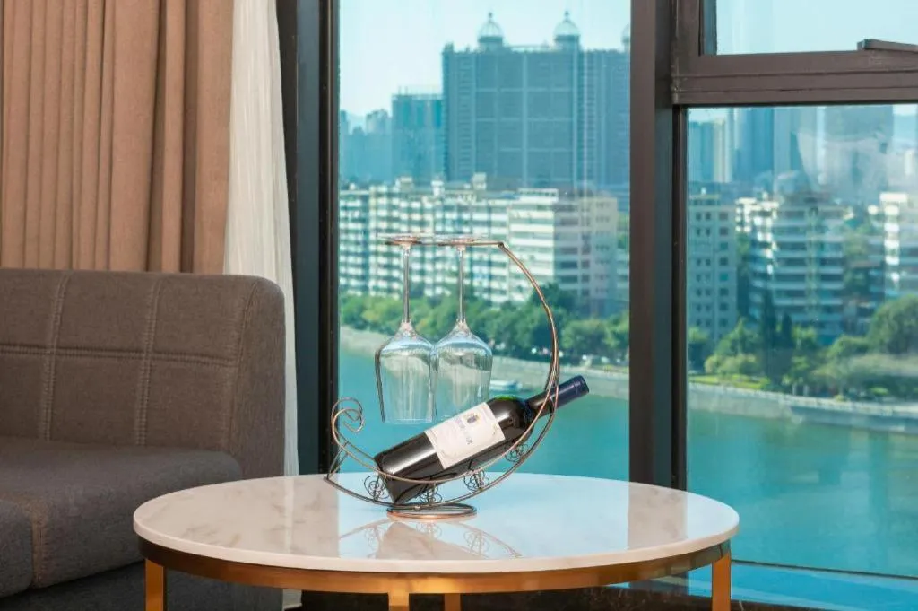 Lavande Hotel Shaoguan Bainian East Street Fengcai Building