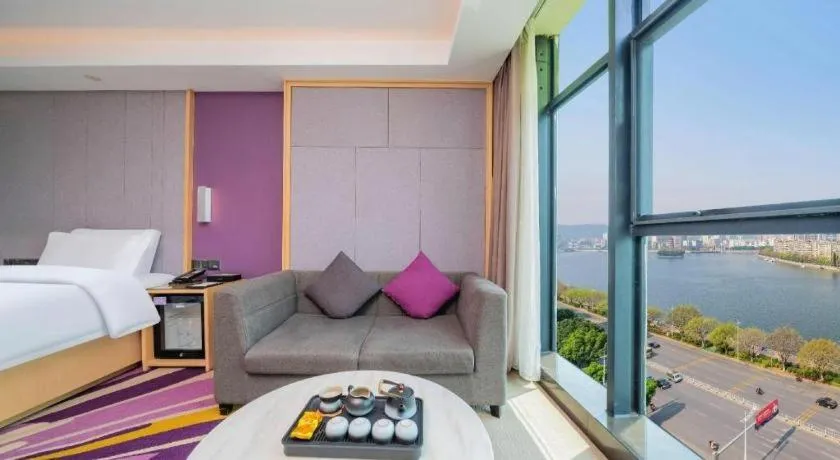 Bed in Lavande Hotel Shaoguan Bainian East Street Fengcai Building