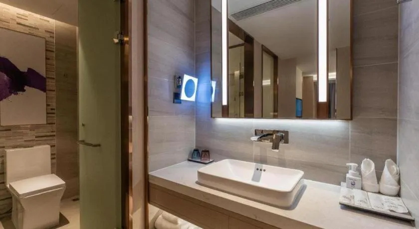 Lavande Hotel Nanchang Aixihu Shida