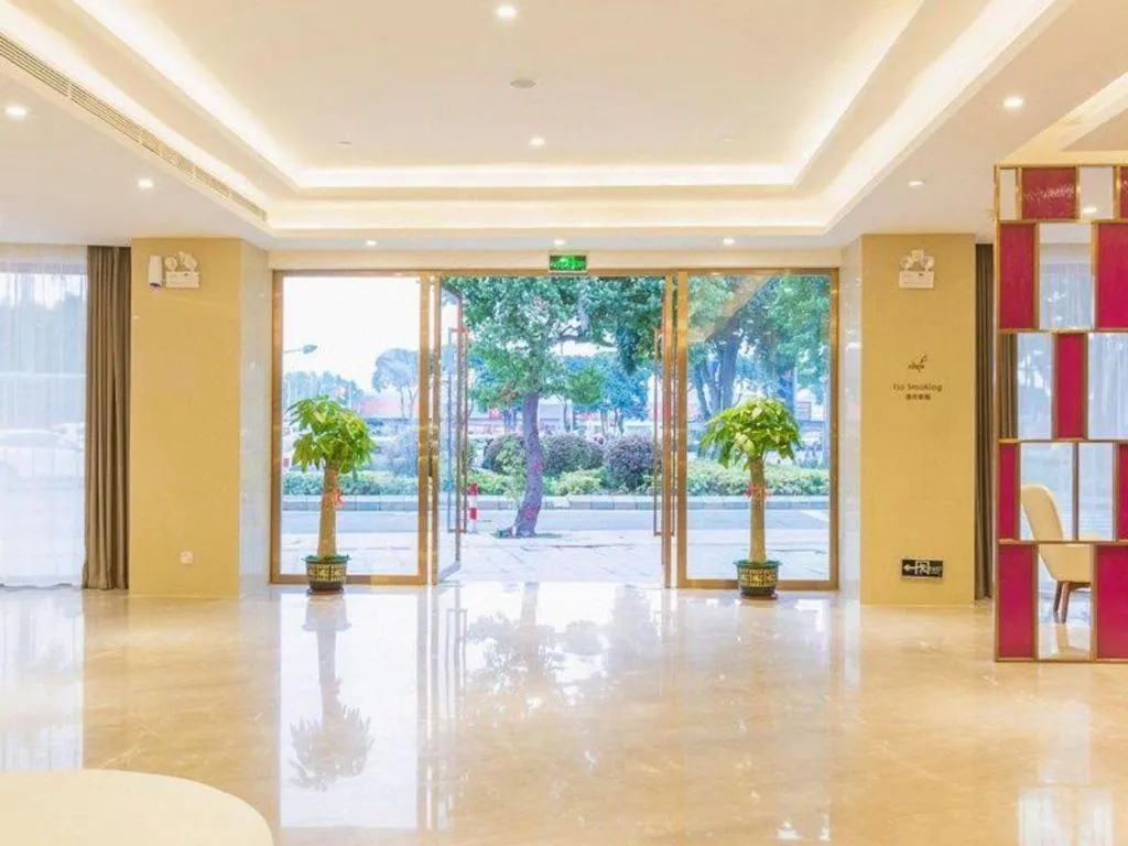 Lavande Hotel Dongguan Shijie Jiarong Shopping Plaza Liuhua Metro Station