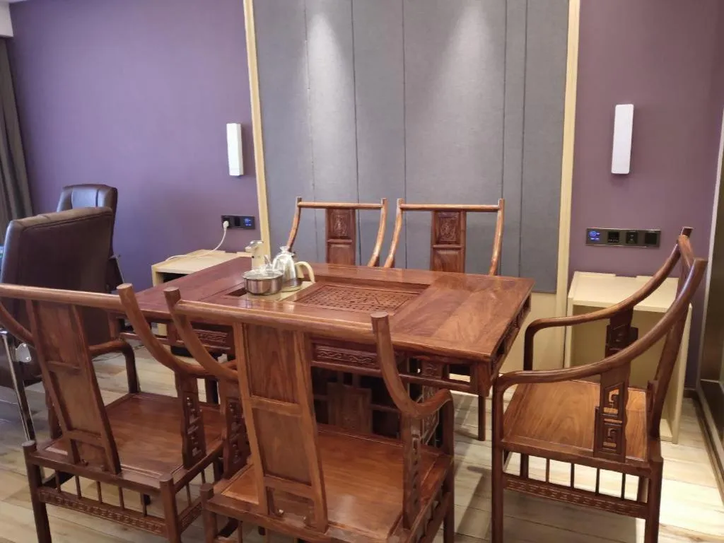 Lavande Hotel Dongguan Shijie Jiarong Shopping Plaza Liuhua Metro Station